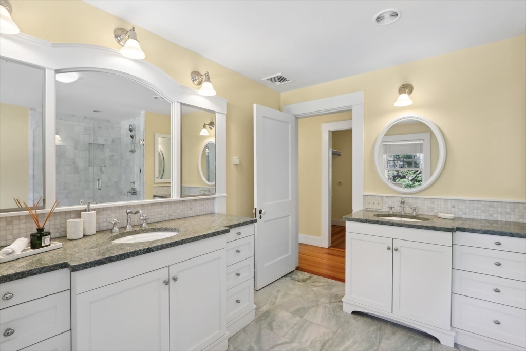 Gloucester, Massachusetts, 01930, United States, 5 Bedrooms Bedrooms, ,5 BathroomsBathrooms,Residential,For Sale,1837944