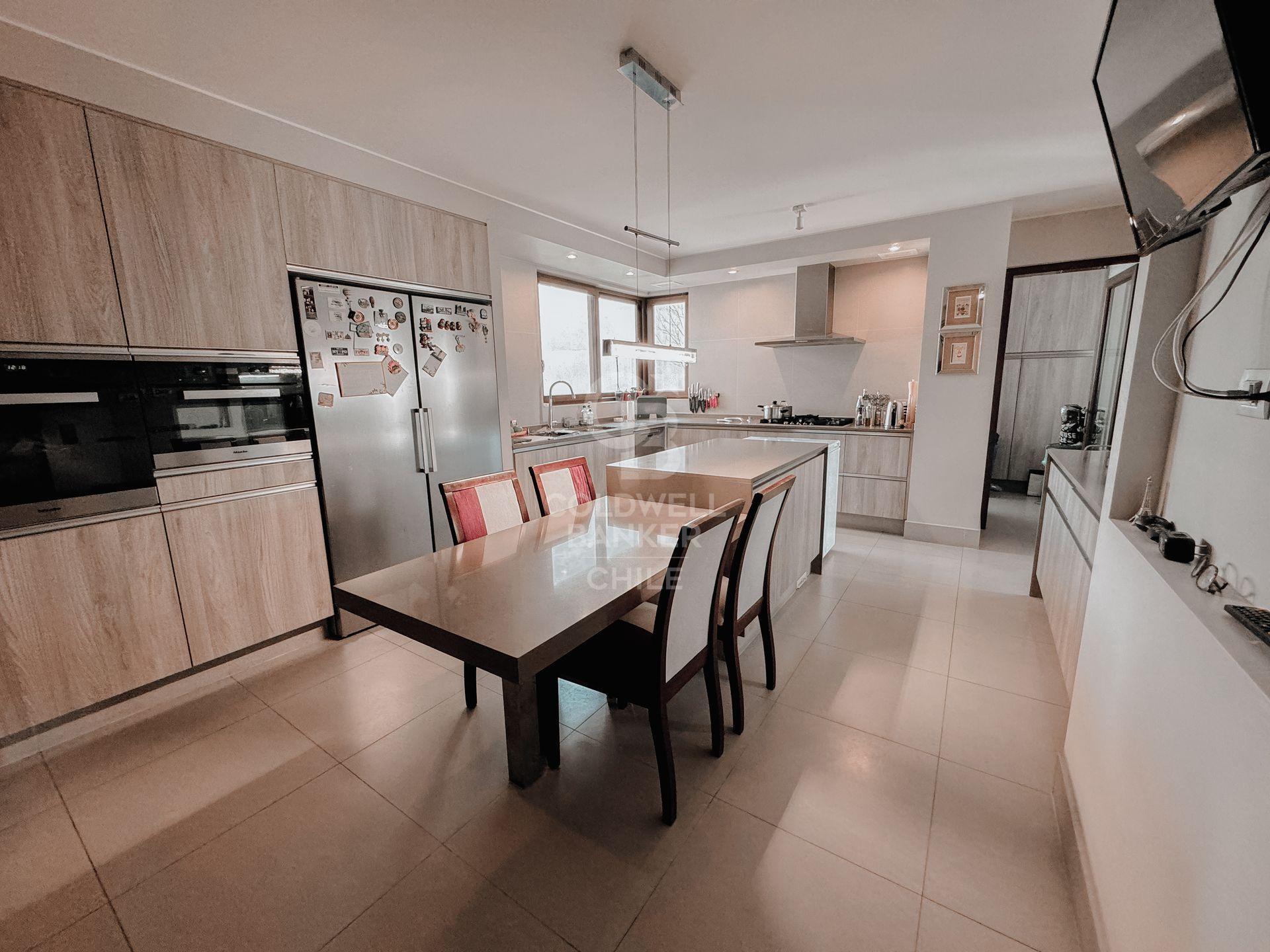 Lo Barnechea, Chile, 4 Bedrooms Bedrooms, ,6 BathroomsBathrooms,Residential,For Sale,1959093