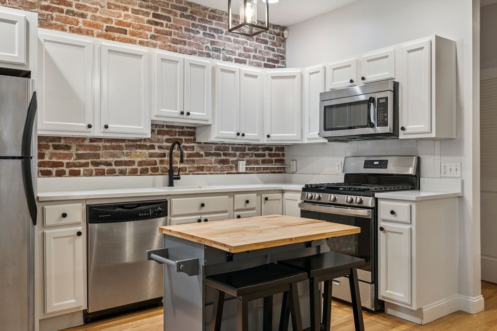 Boston, Massachusetts, 02128, United States, 2 Bedrooms Bedrooms, ,1 BathroomBathrooms,Residential,For Sale,1955768