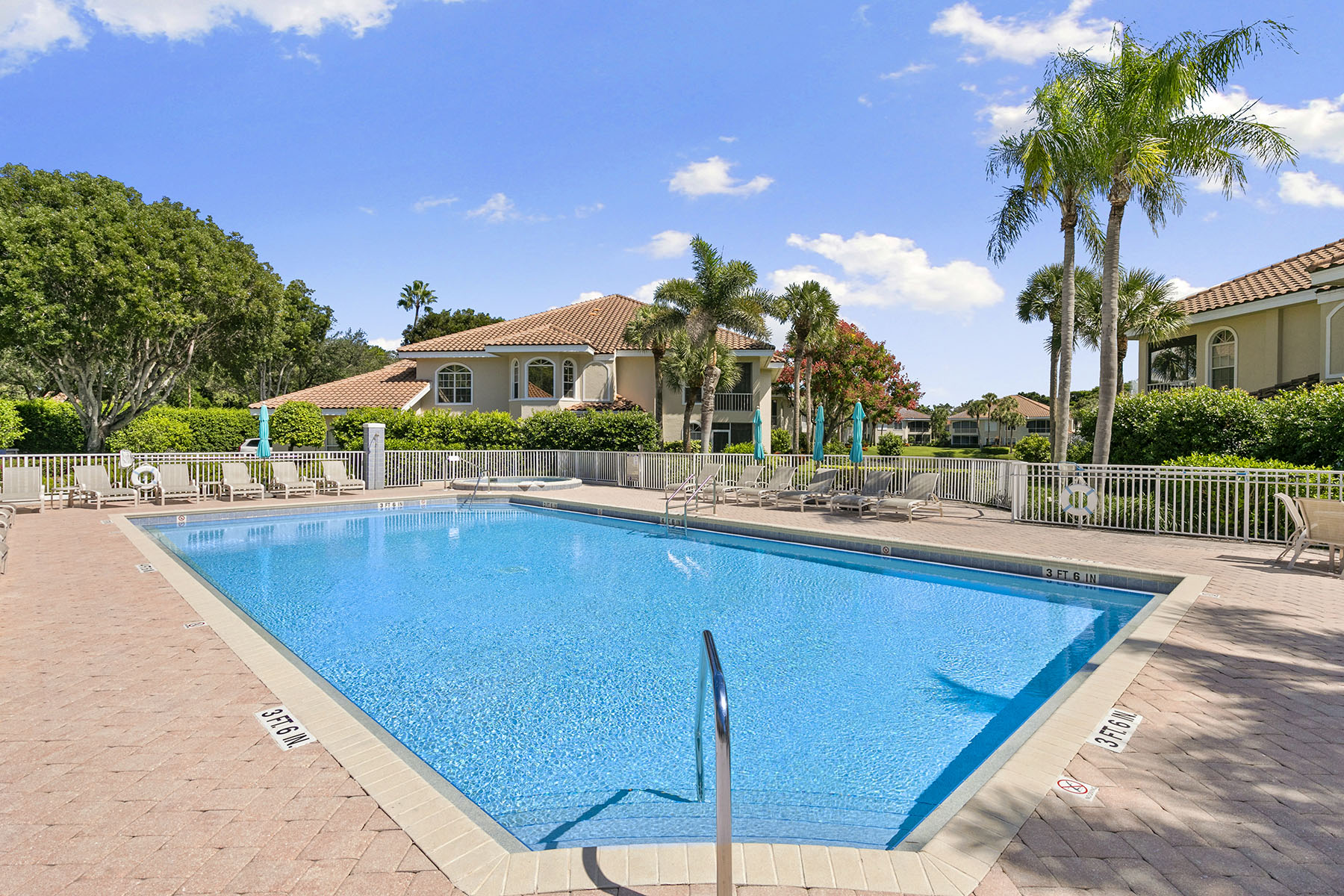  PELICAN BAY - COVINGTON ROW - 物件實景