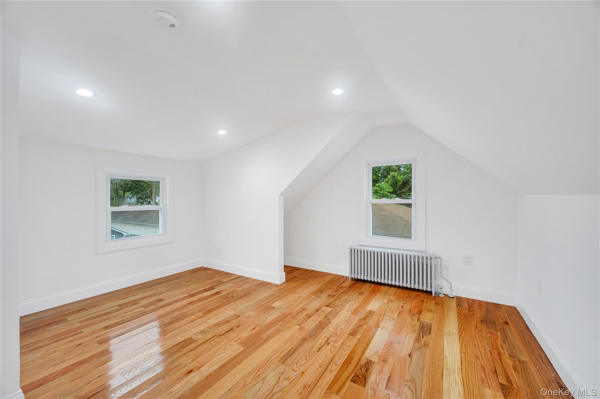 Shirley, New York, 11967, United States, 5 Bedrooms Bedrooms, ,2 BathroomsBathrooms,Residential,For Sale,1948254