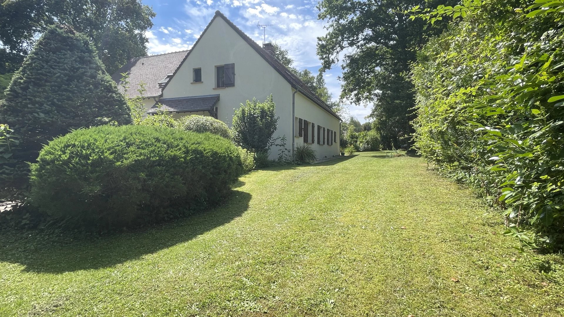 Samois-sur-Seine, Île-de-France, 77920, FR, 5 Bedrooms Bedrooms, ,4 BathroomsBathrooms,Residential,For Sale,1600874