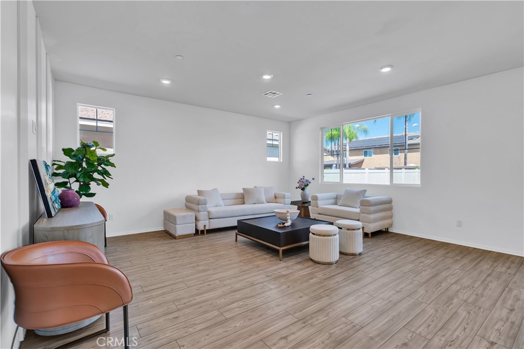 Menifee, California, 92584, United States, 5 Bedrooms Bedrooms, ,3 BathroomsBathrooms,Residential,For Sale,1936987