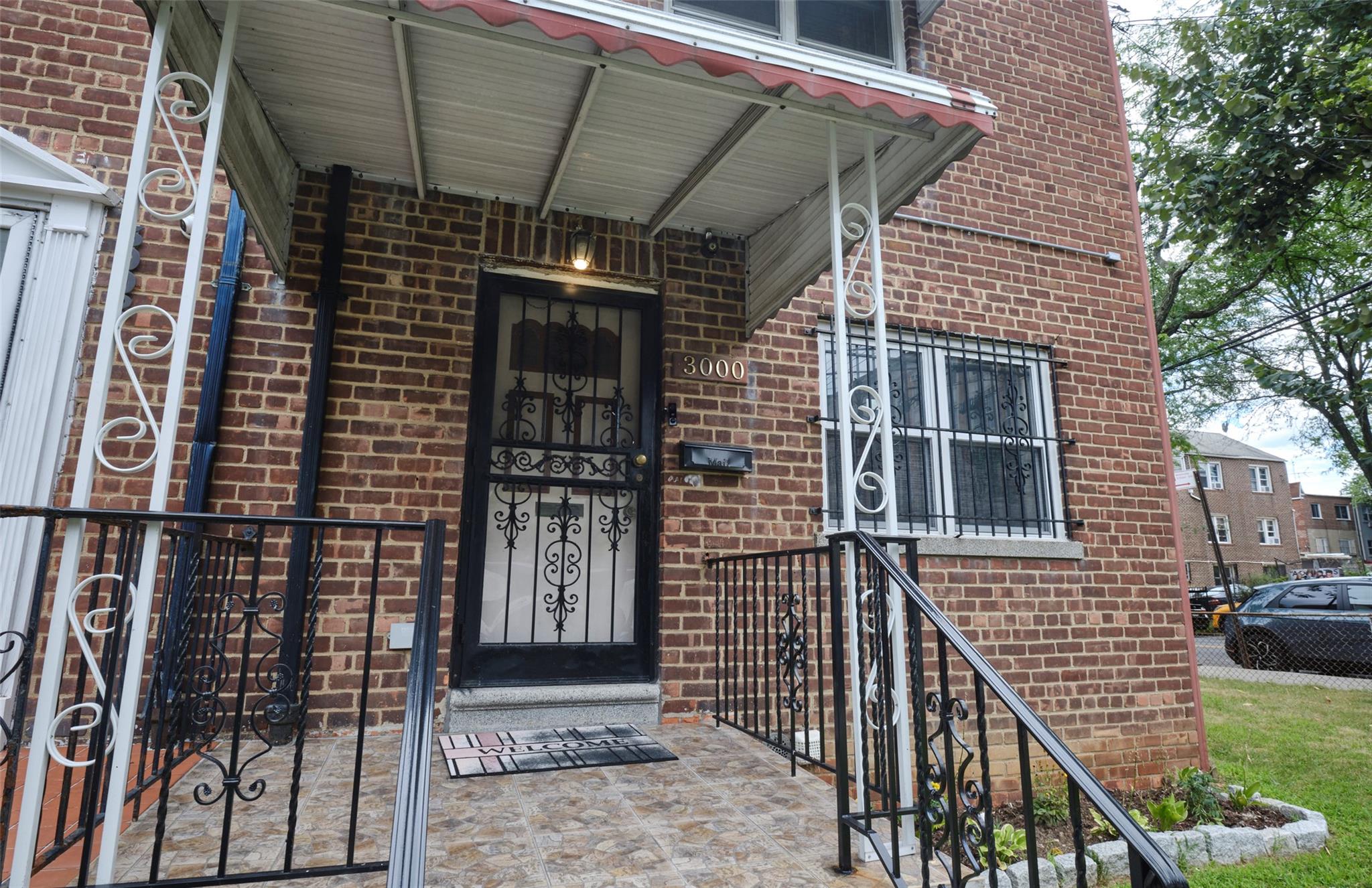 Bronx, New York, 10469, United States, 3 Bedrooms Bedrooms, ,3 BathroomsBathrooms,Residential,For Sale,1907076