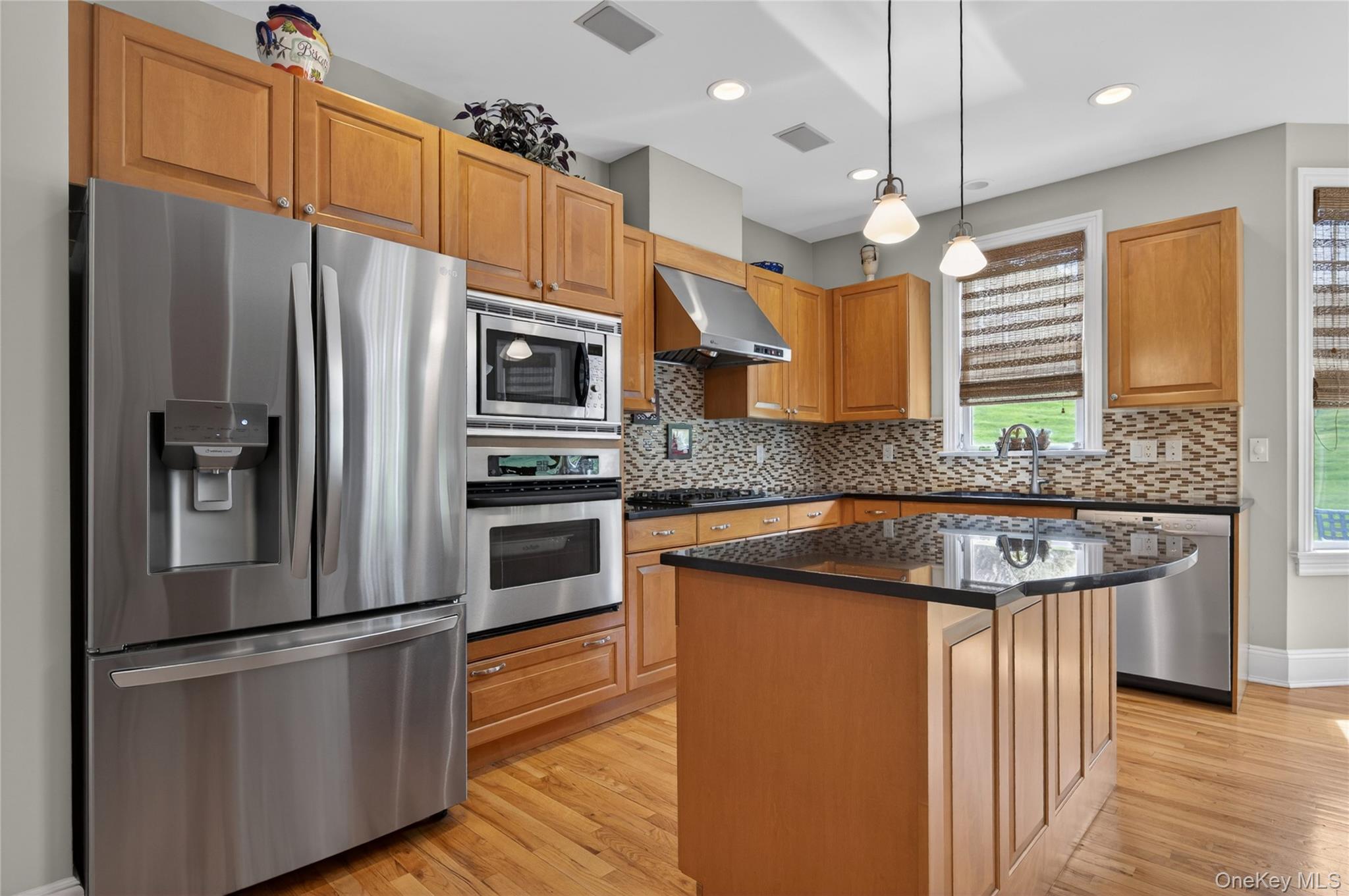  62 Pembroke Drive, Glen Cove, NY, 11542 - 物件實景