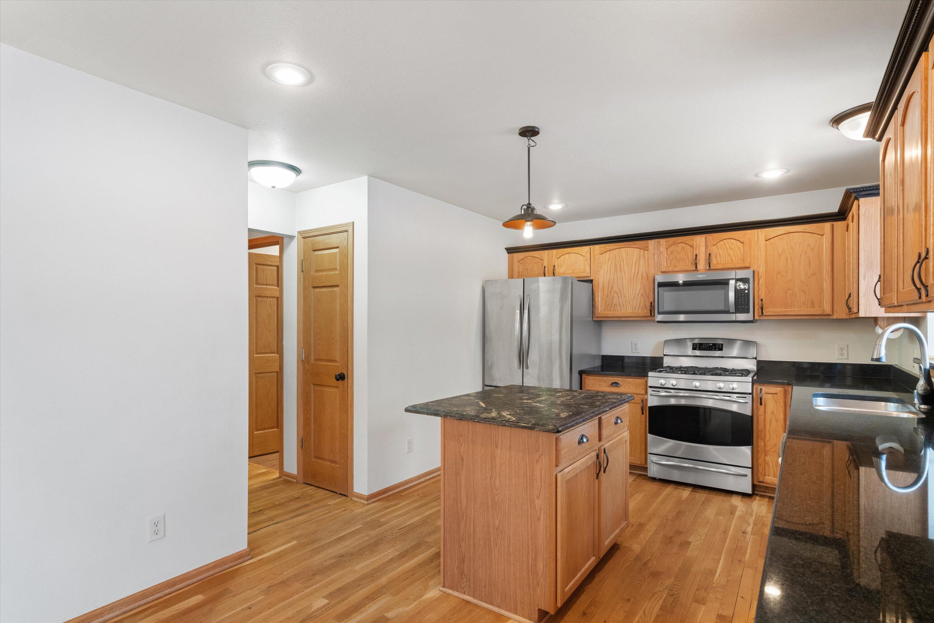 Oak Creek, Wisconsin, 53154, United States, 4 Bedrooms Bedrooms, ,4 BathroomsBathrooms,Residential,For Sale,2007520