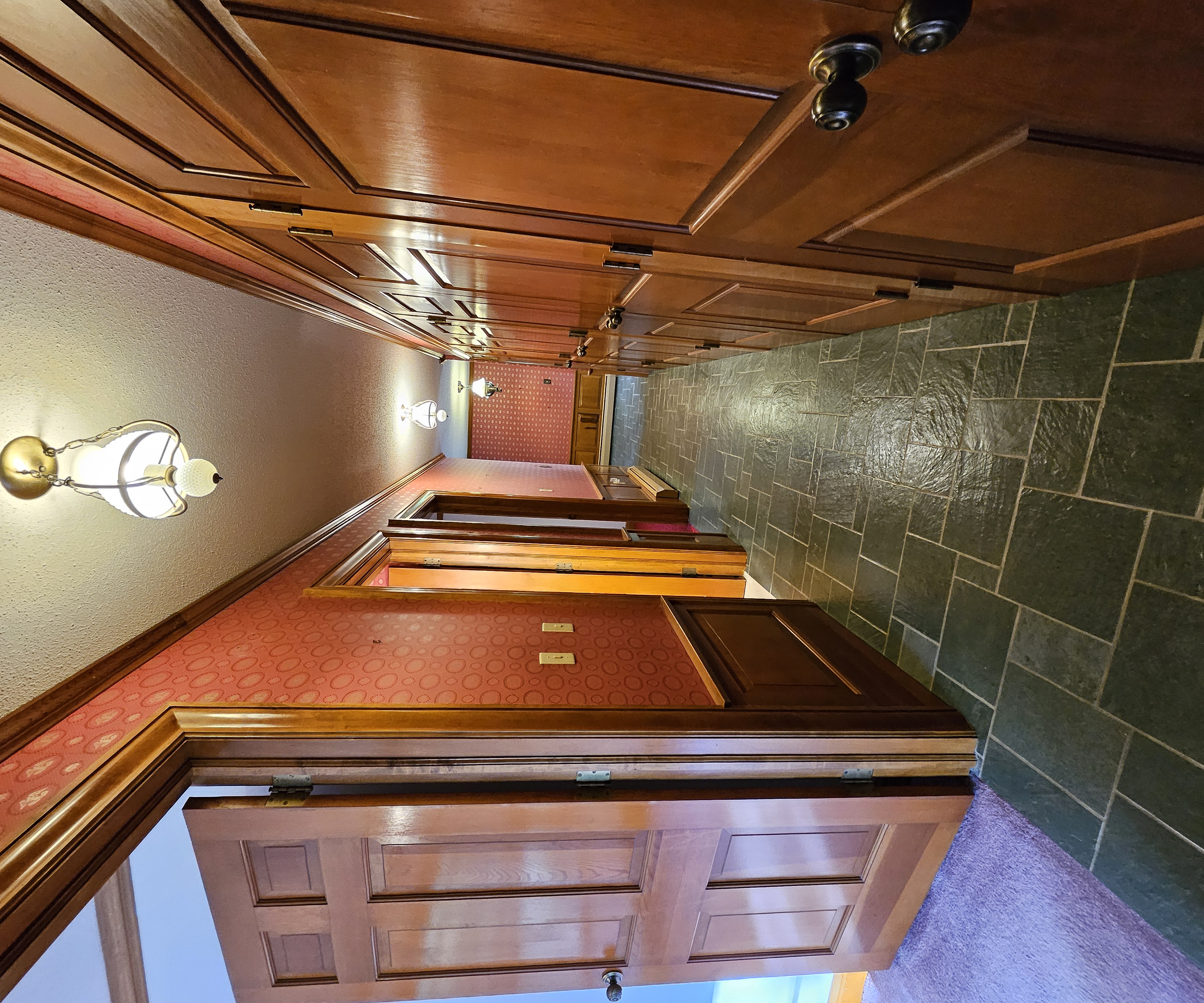 Hannibal, Missouri, 63401, United States, 3 Bedrooms Bedrooms, ,2 BathroomsBathrooms,Residential,For Sale,1981239