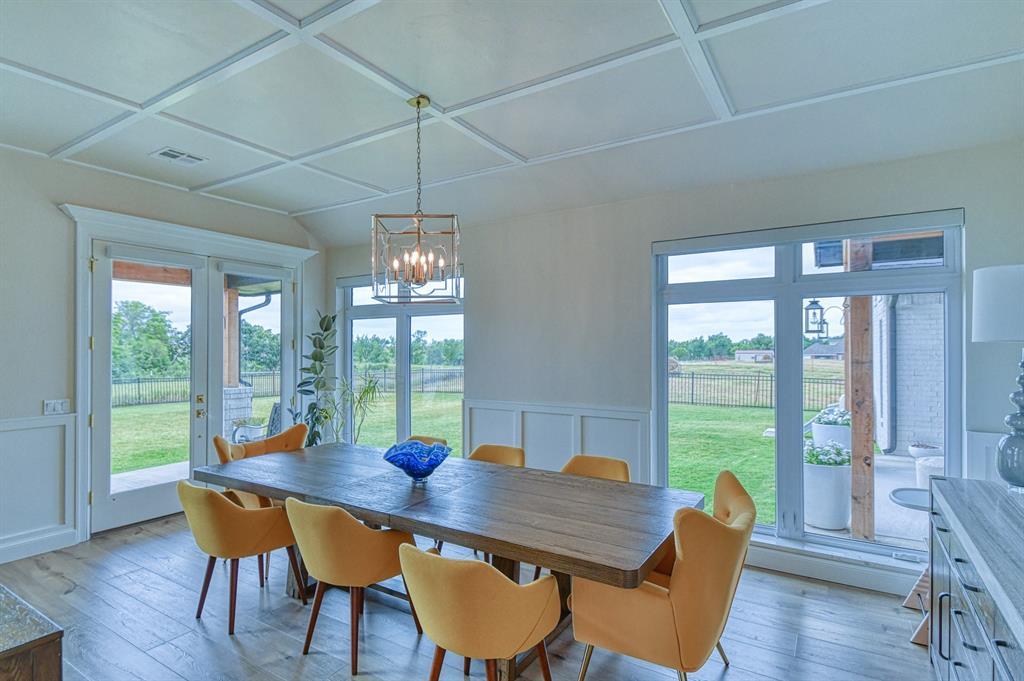 Amber, Oklahoma, 73004, United States, 6 Bedrooms Bedrooms, ,4 BathroomsBathrooms,Residential,For Sale,1984407