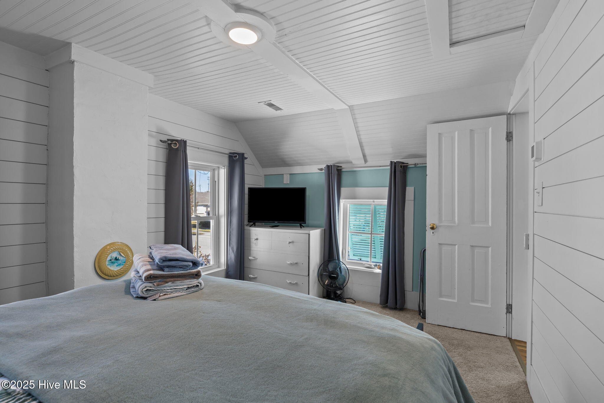 Beaufort, North Carolina, 28516, United States, 3 Bedrooms Bedrooms, ,2 BathroomsBathrooms,Residential,For Sale,1994463