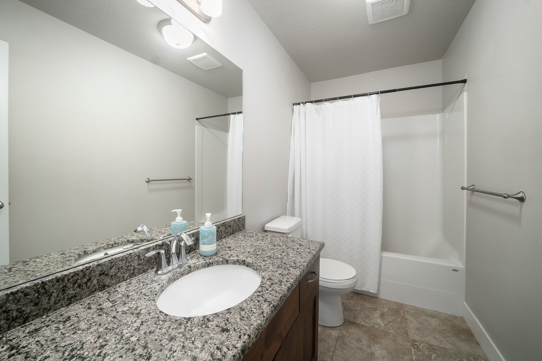  Charming, Very Clean End Unit Townhome in Logan - 物件實景