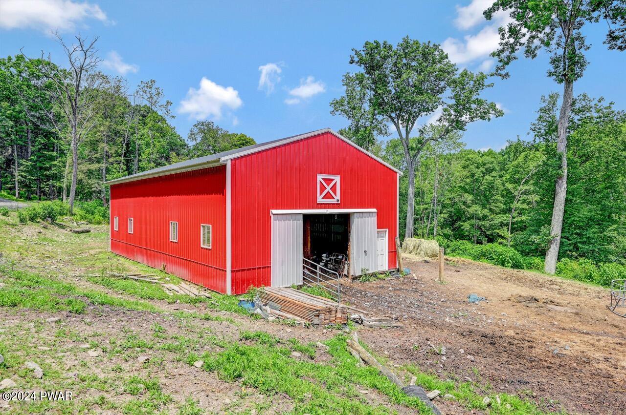 Hawley, Pennsylvania, 18428, United States, 5 Bedrooms Bedrooms, ,4 BathroomsBathrooms,Residential,For Sale,1979290