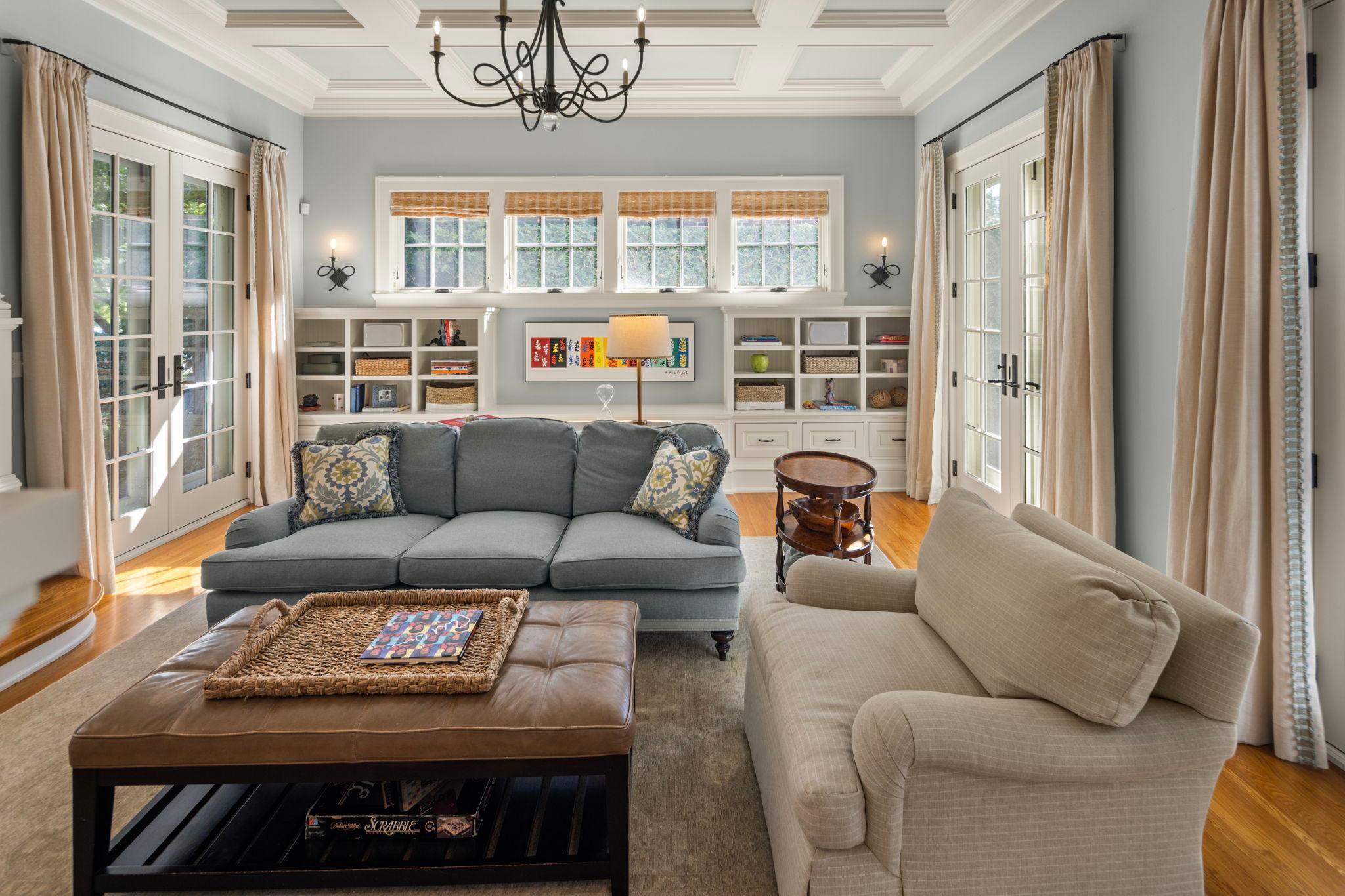 Minneapolis, Minnesota, 55405, United States, 5 Bedrooms Bedrooms, ,3 BathroomsBathrooms,Residential,For Sale,2000918