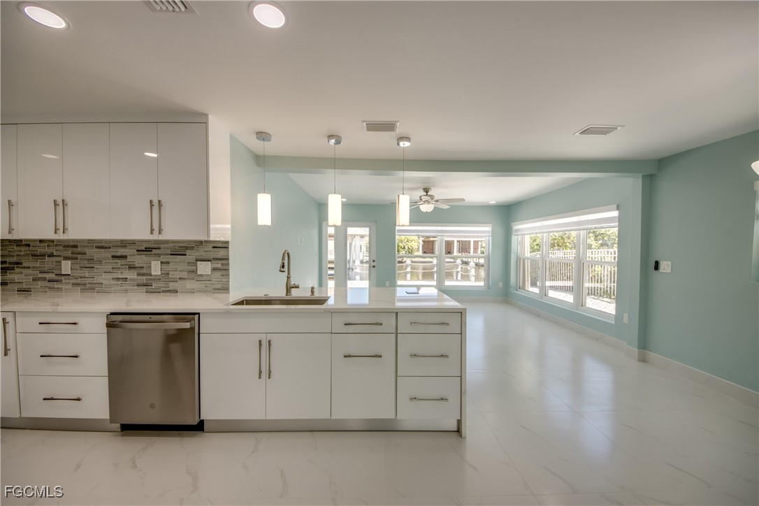 Fort Myers Beach, Florida, 33931, United States, 3 Bedrooms Bedrooms, ,2 BathroomsBathrooms,Residential,For Sale,1975838