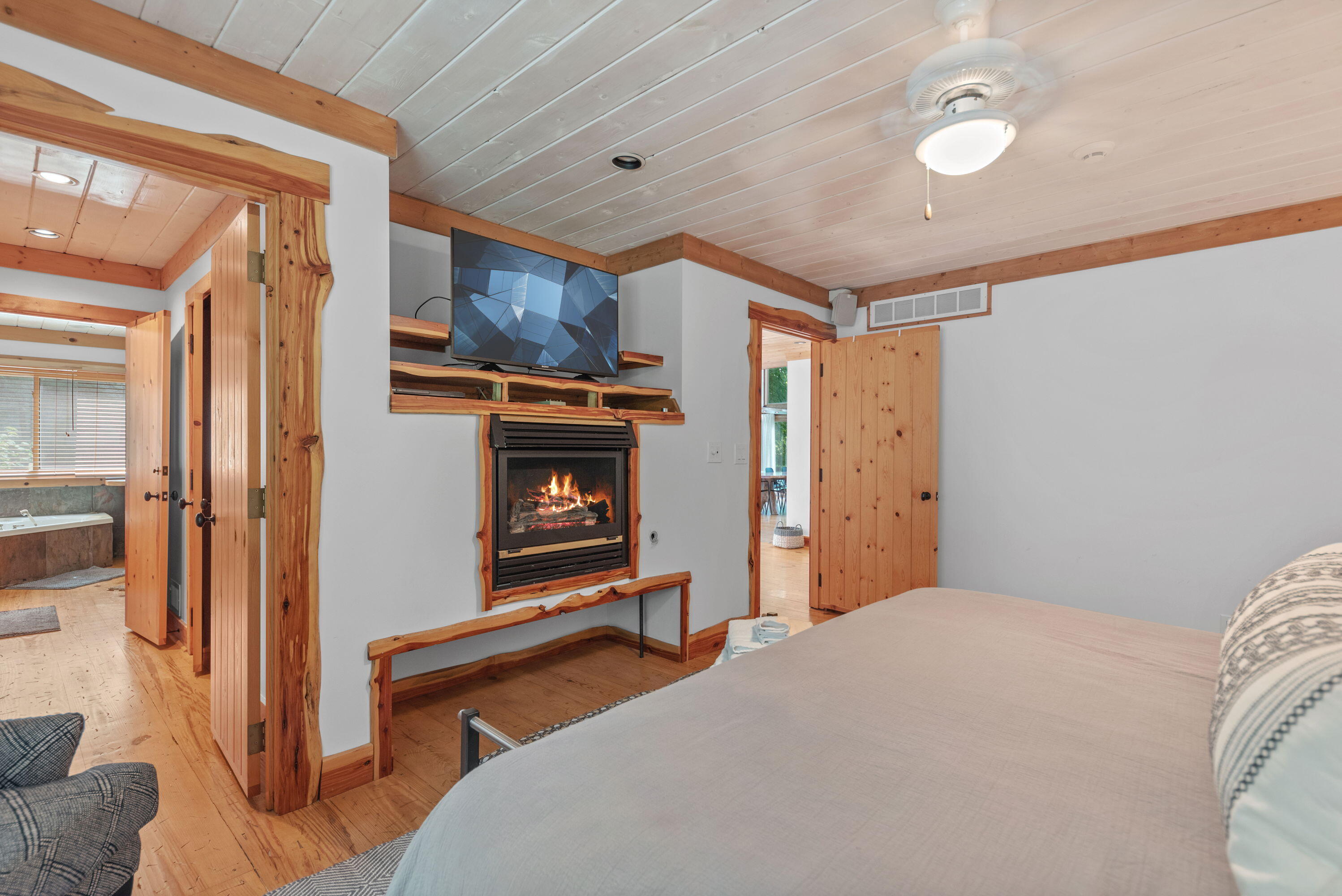 Lakeside, Michigan, 49116, United States, 3 Bedrooms Bedrooms, ,3 BathroomsBathrooms,Residential,For Sale,1926204