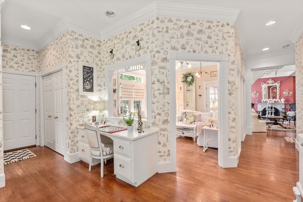 Hopkinton, Massachusetts, 01748, United States, 4 Bedrooms Bedrooms, ,5 BathroomsBathrooms,Residential,For Sale,1982386