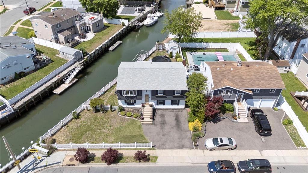 Bellmore, New York, 11710, United States, 5 Bedrooms Bedrooms, ,2 BathroomsBathrooms,Residential,For Sale,1928090