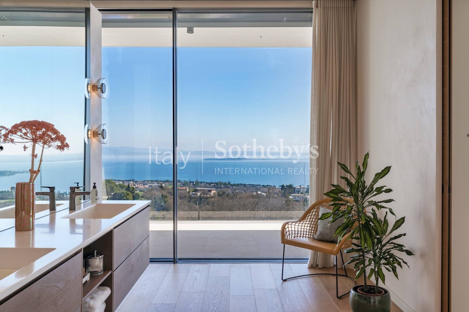  Exclusive Lake Garda Villa with Infinity Pool and Spectacular Views - 物件實景