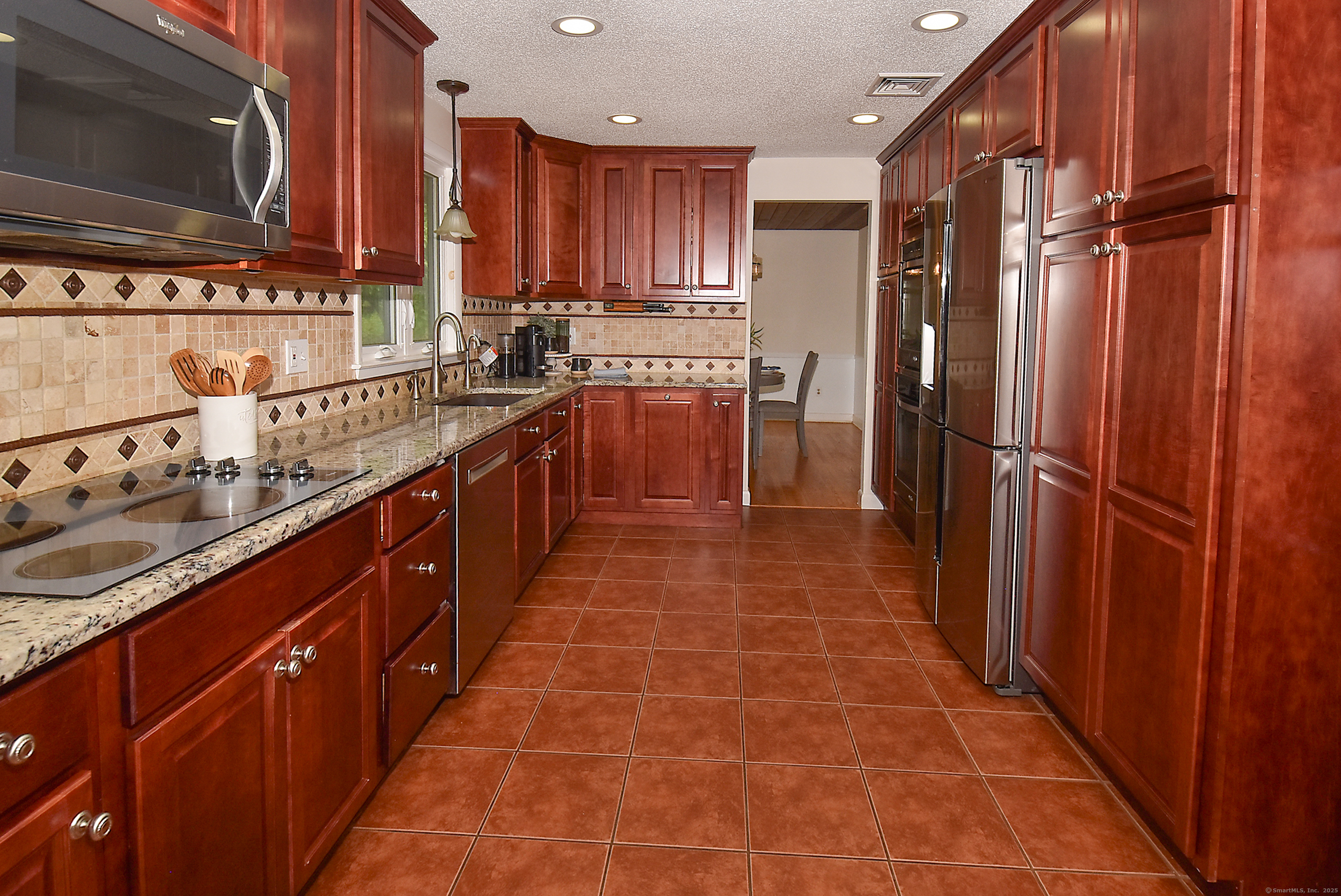 Ellington, Connecticut, 06029, United States, 5 Bedrooms Bedrooms, ,4 BathroomsBathrooms,Residential,For Sale,1911965