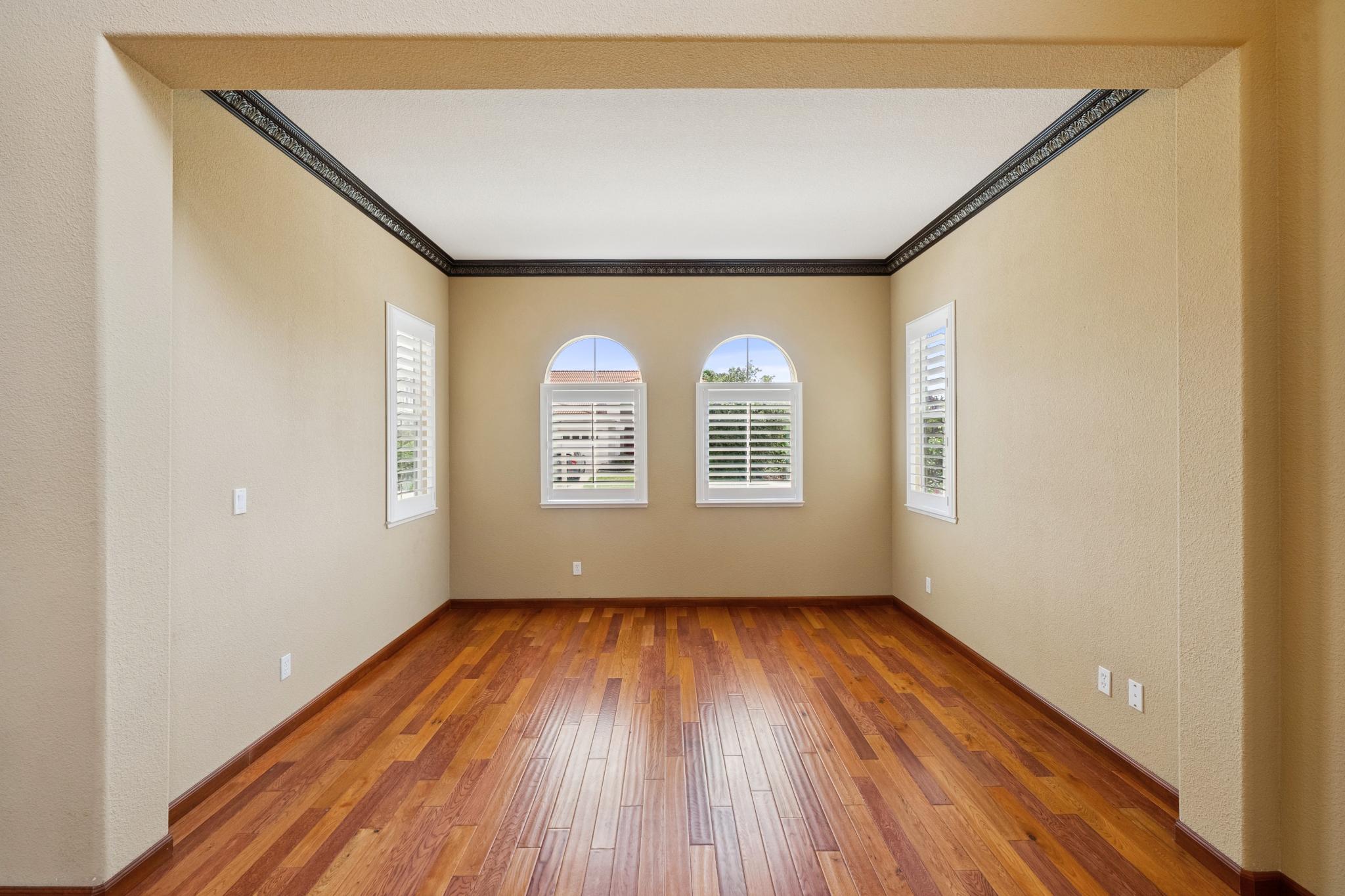  Gorgeous Two-Story Oakley Home - 物件實景