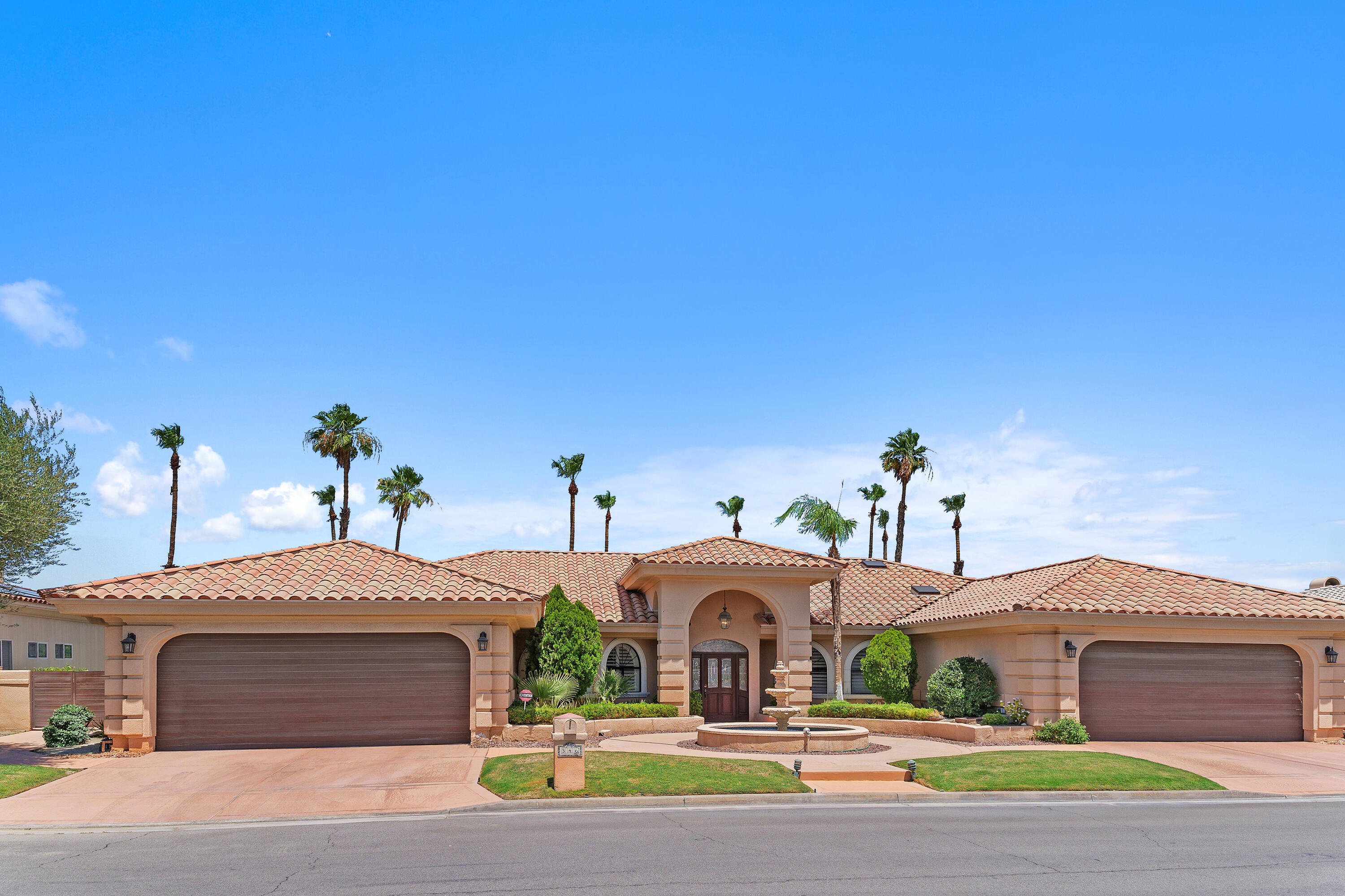 Palm Desert, California, 92211, United States, 4 Bedrooms Bedrooms, ,5 BathroomsBathrooms,Residential,For Sale,1857873