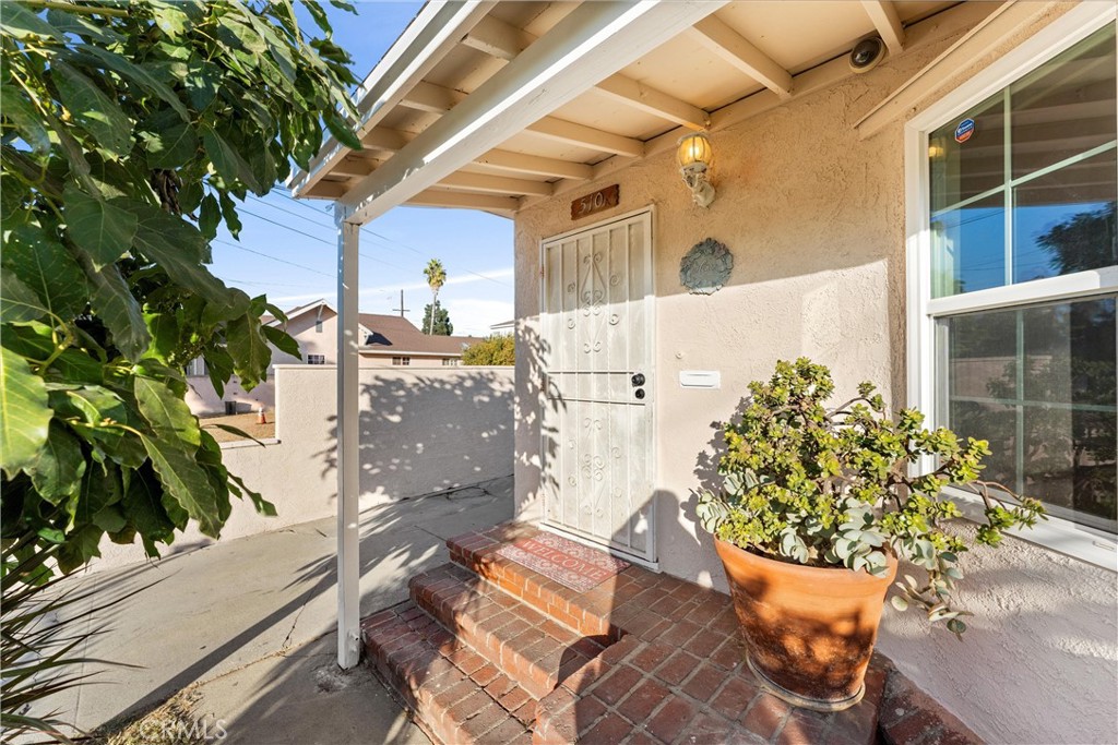 Compton, California, 90220, United States, ,Residential,For Sale,1842717