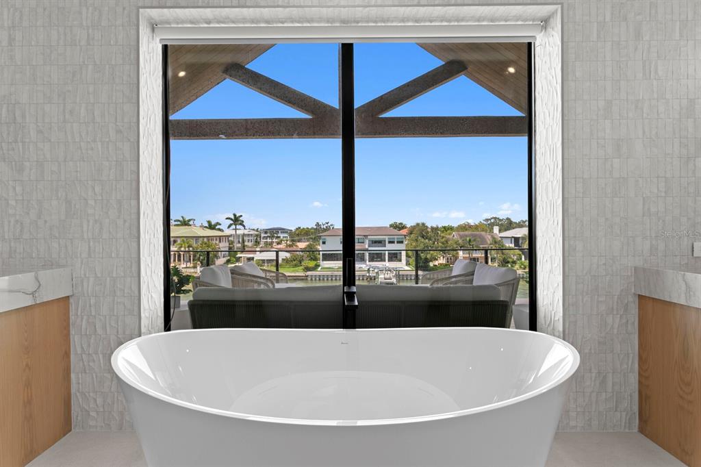 Tampa, Florida, 33629, United States, 4 Bedrooms Bedrooms, ,6 BathroomsBathrooms,Residential,For Sale,1932430