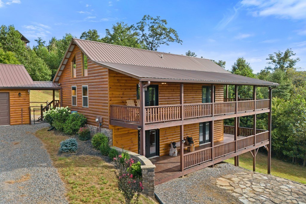 Murphy, North Carolina, 28906, United States, 4 Bedrooms Bedrooms, ,3 BathroomsBathrooms,Residential,For Sale,1905672