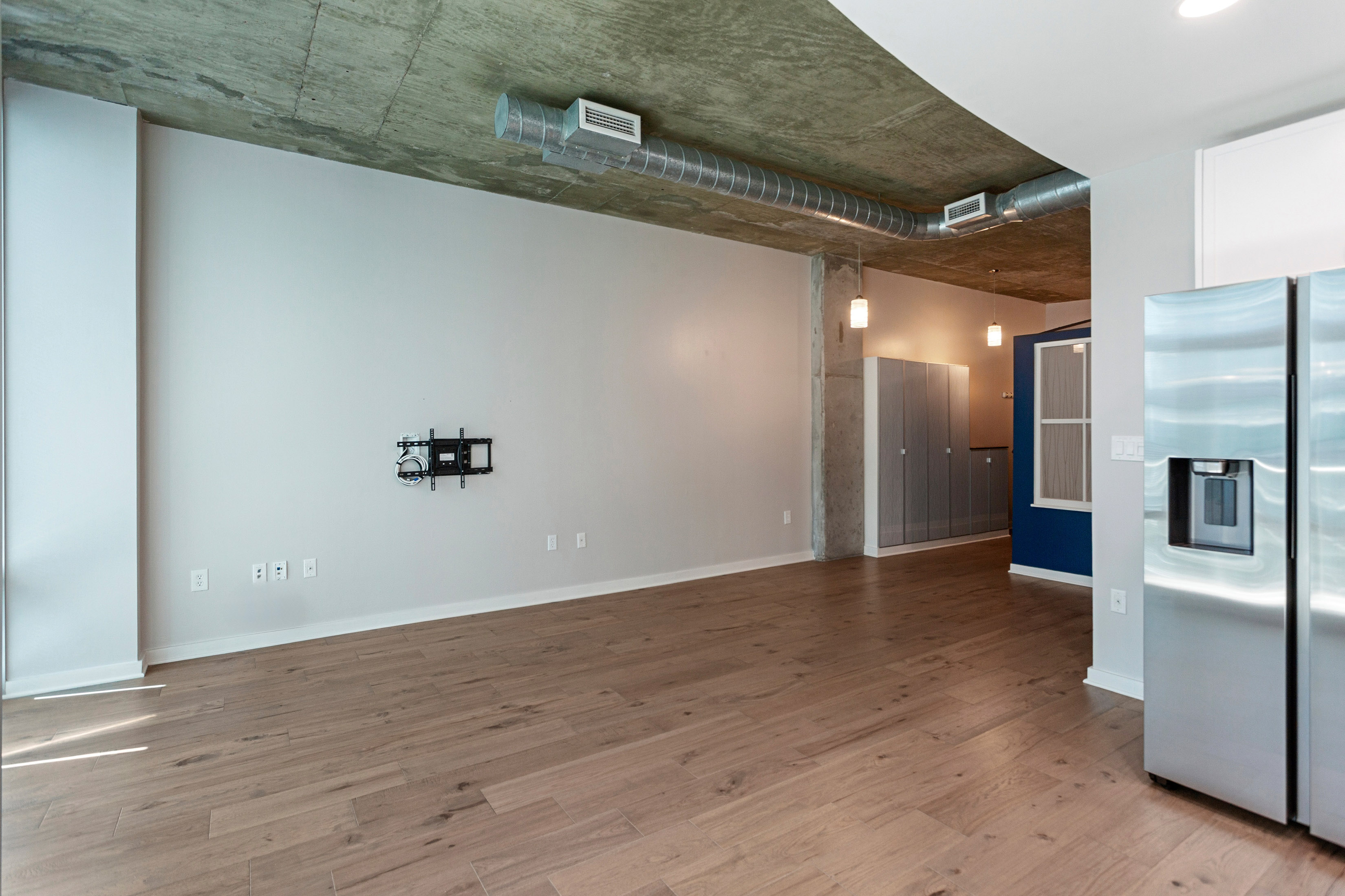  Updated Midtown Condo with Floor-To-Ceiling Windows - 物件實景