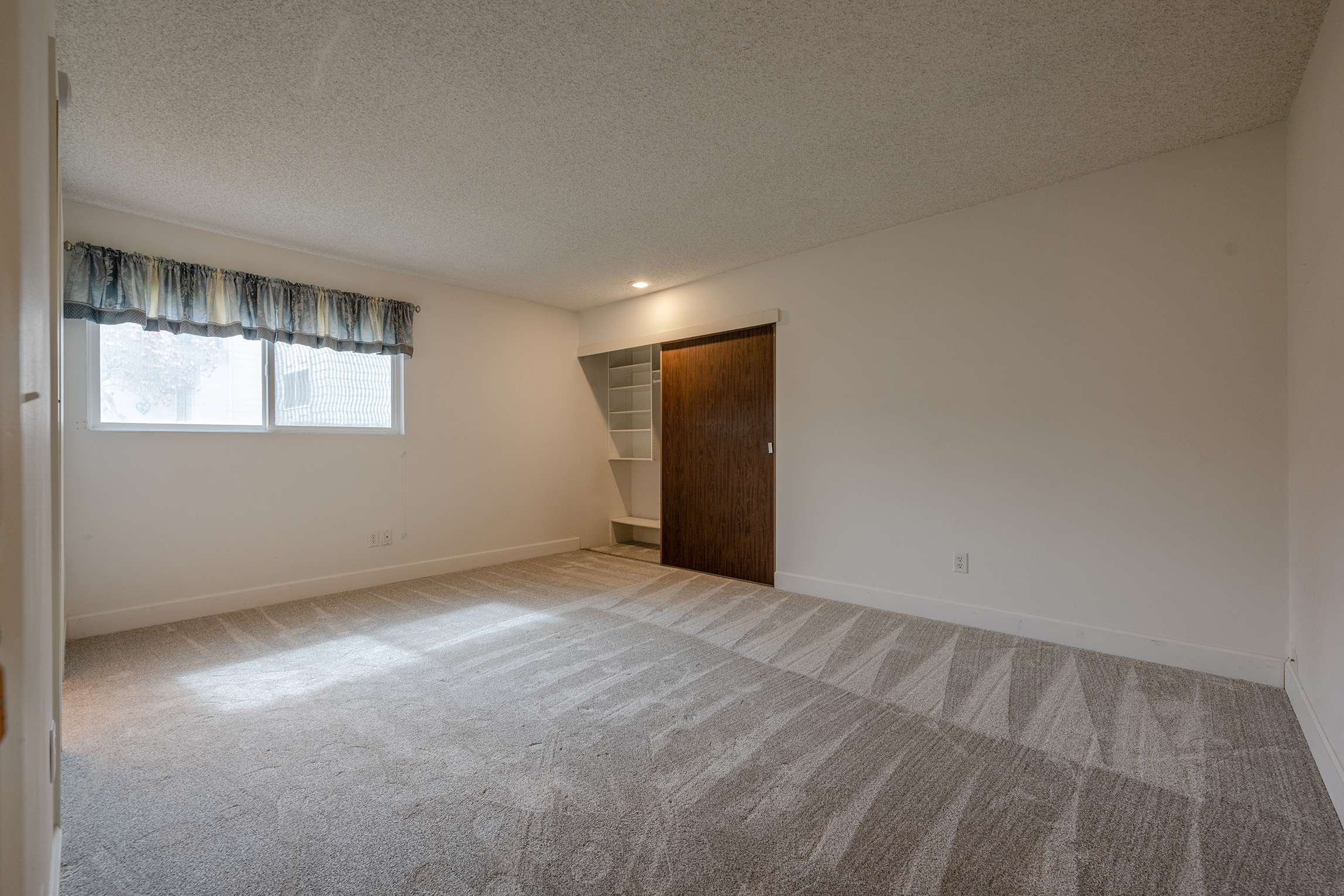  Situated along the Columbia River with breathtaking, one-of-a-kind 180-views - 物件實景