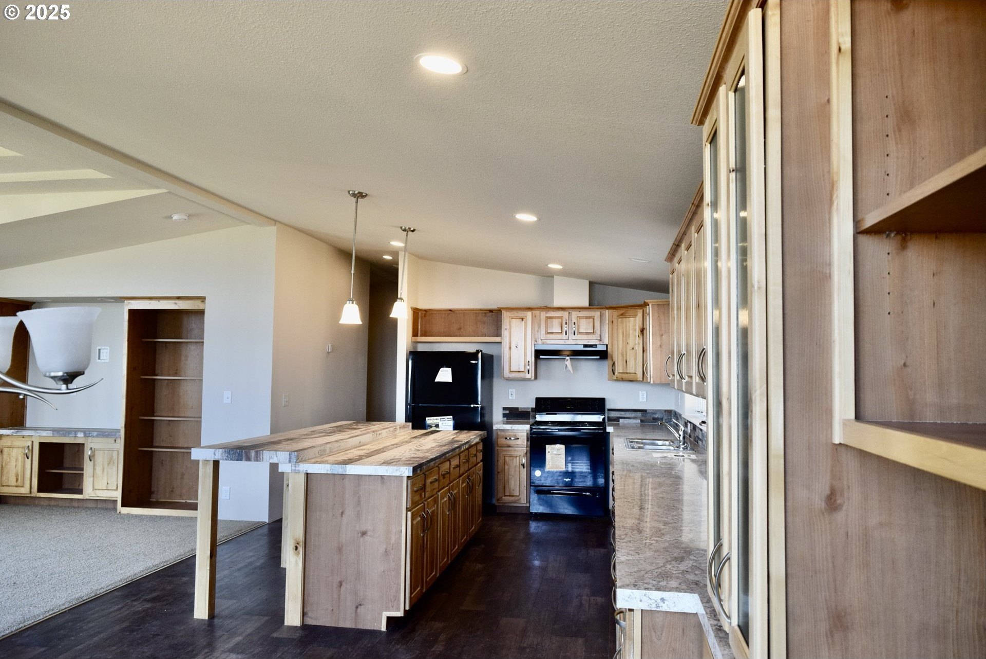 Gold Beach, Oregon, 97444, United States, 3 Bedrooms Bedrooms, ,2 BathroomsBathrooms,Residential,For Sale,1983630