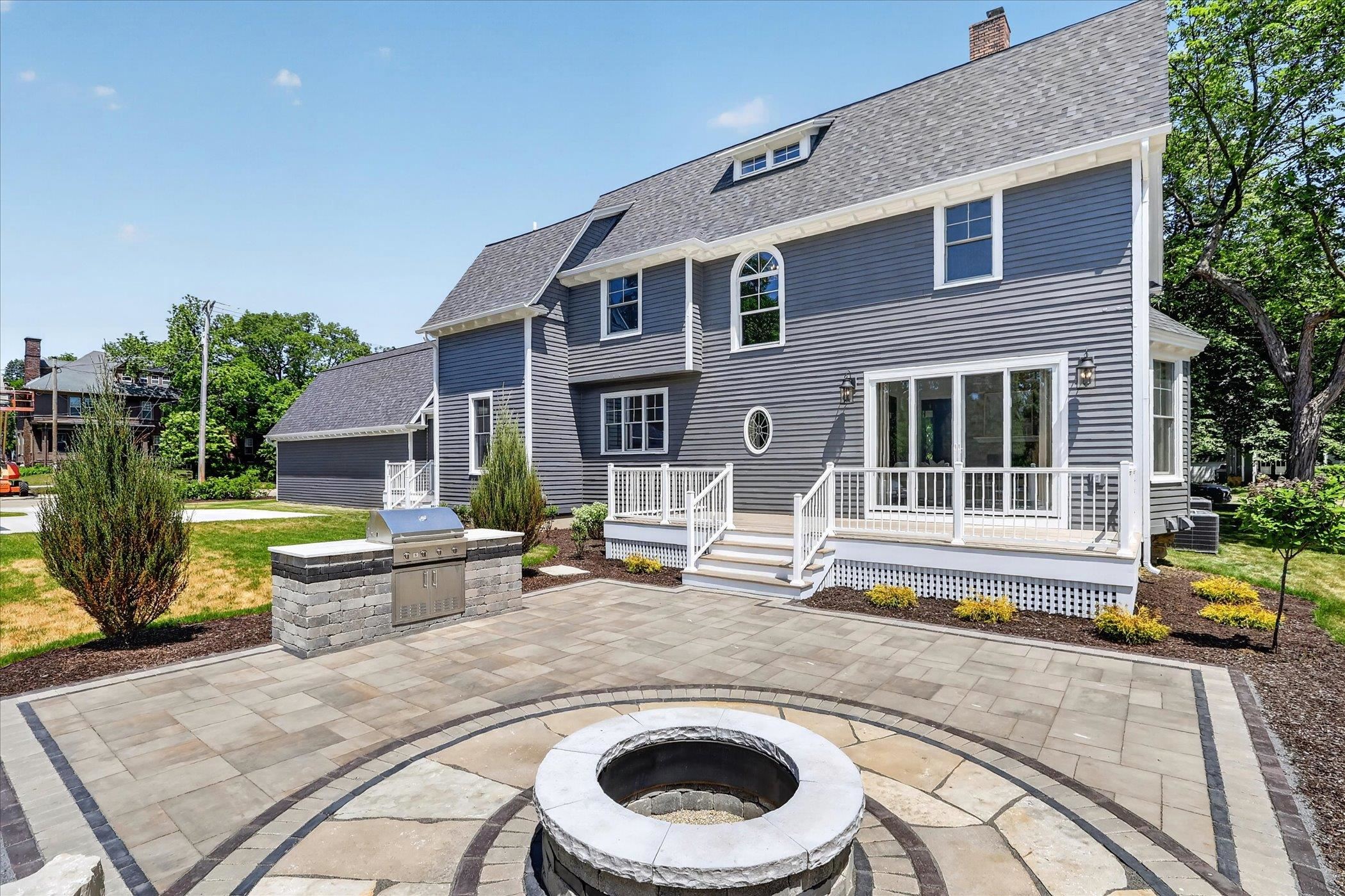 Beloit, Wisconsin, 53511, United States, 4 Bedrooms Bedrooms, ,3 BathroomsBathrooms,Residential,For Sale,2018570
