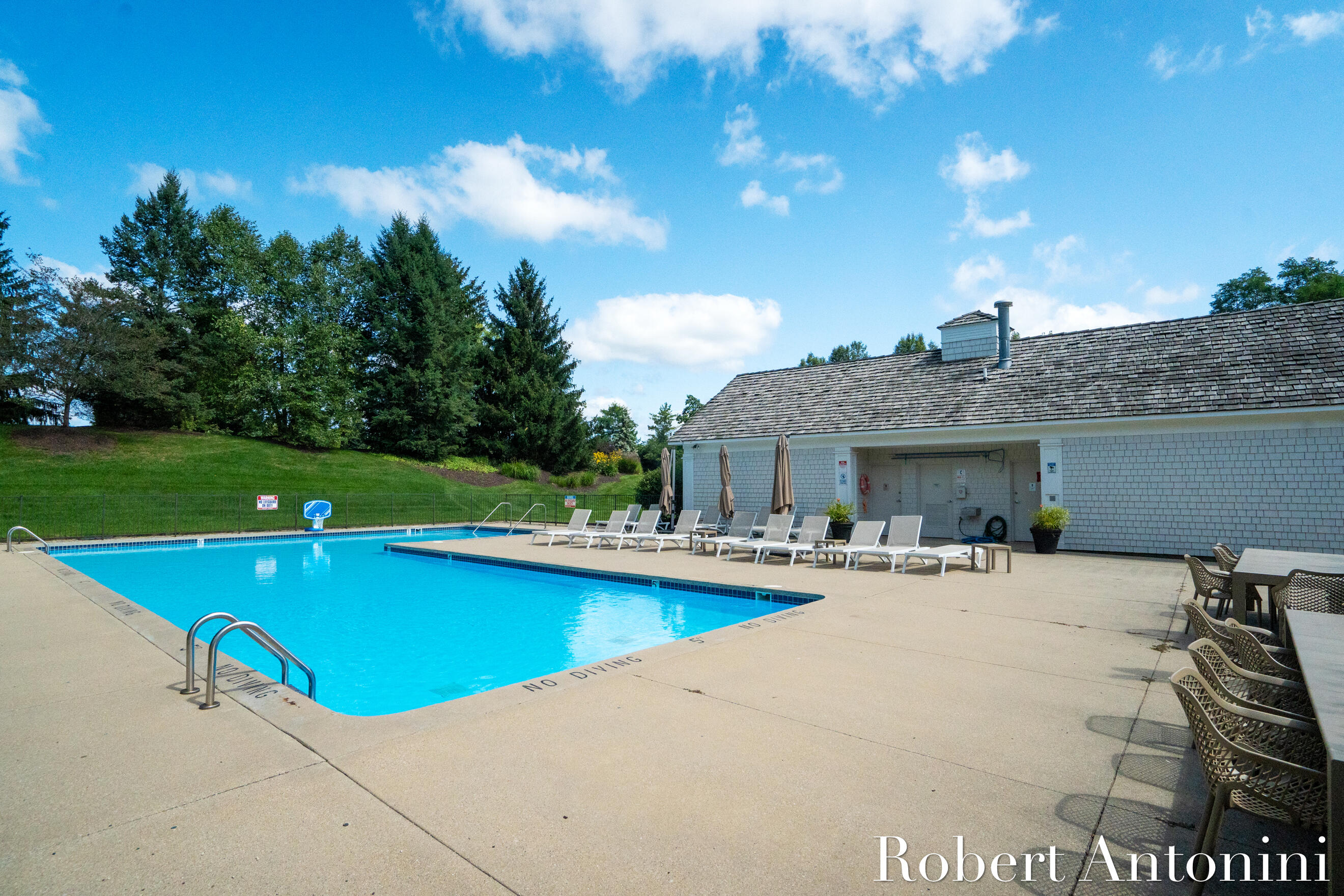 Grand Rapids, Michigan, 49525, United States, 5 Bedrooms Bedrooms, ,4 BathroomsBathrooms,Residential,For Sale,1837852