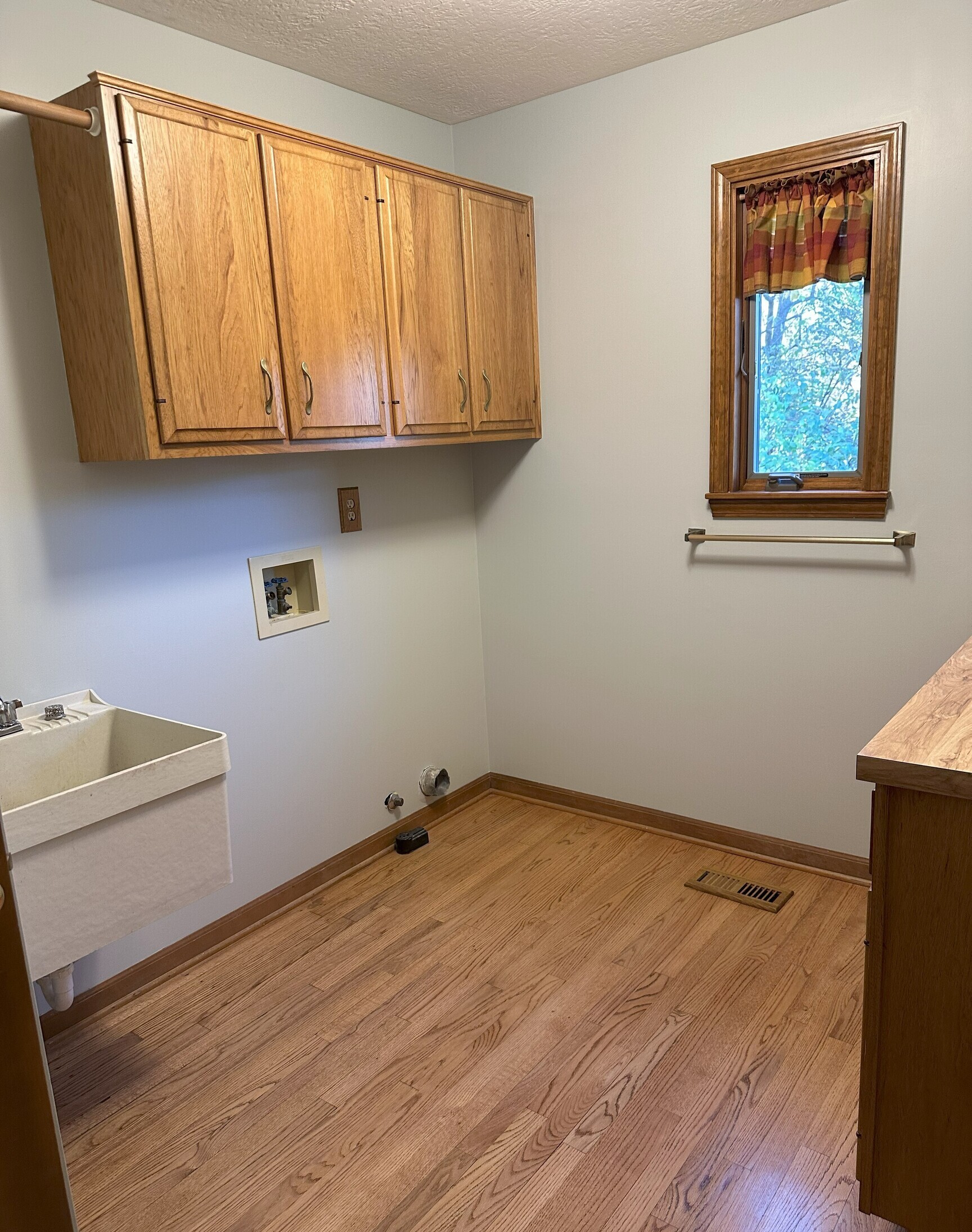 Fishers, Indiana, 46038, United States, 6 Bedrooms Bedrooms, ,4 BathroomsBathrooms,Residential,For Sale,1987782