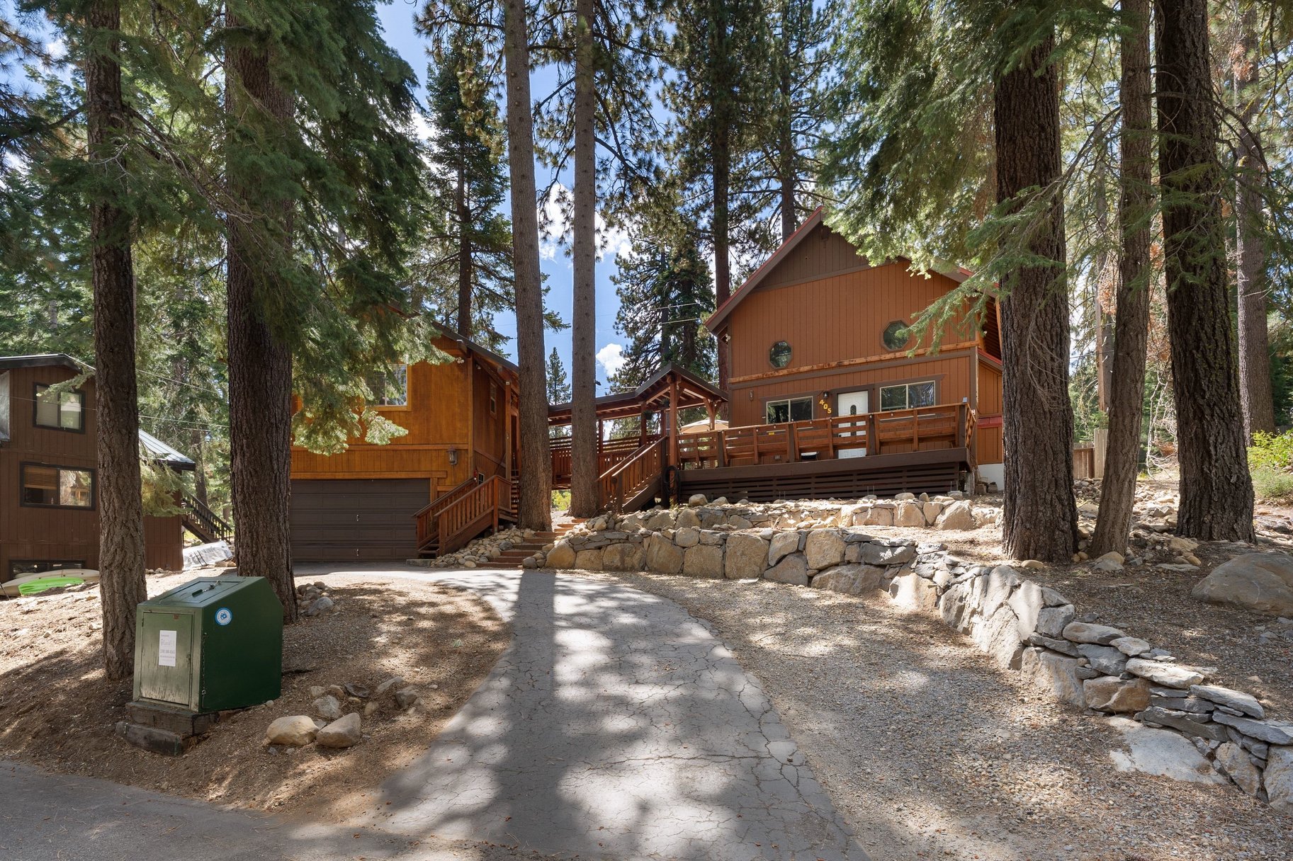  West Shore Gem - An Authentic Pineland Chalet with Detached Garage + Studio - 物件實景