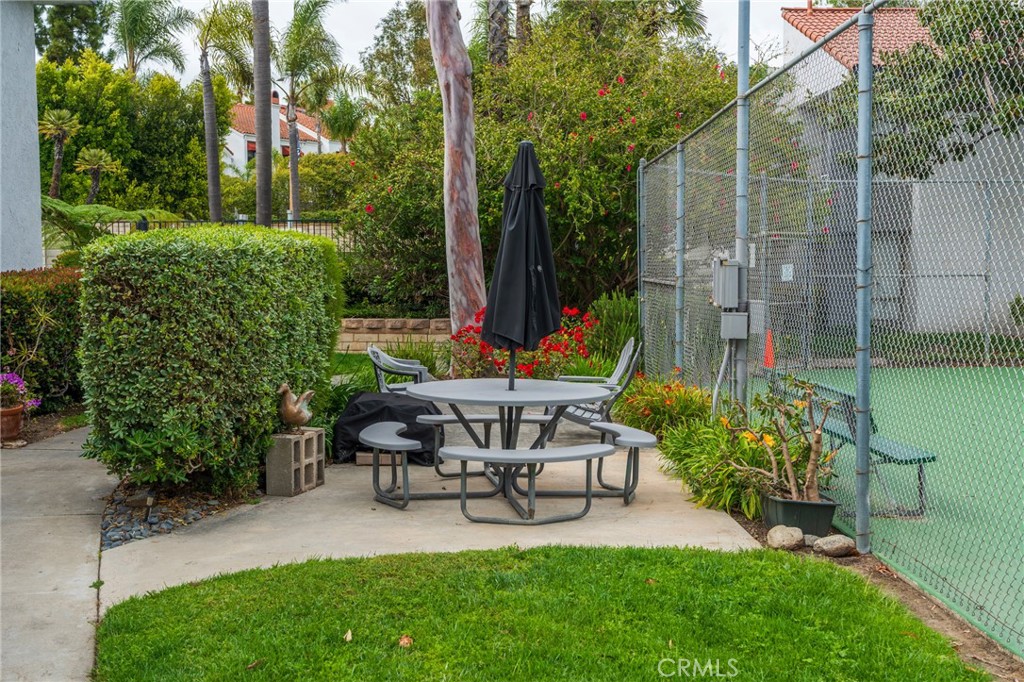 Huntington Beach, California, 92648, United States, 1 Bedroom Bedrooms, ,1 BathroomBathrooms,Residential,For Sale,1969398