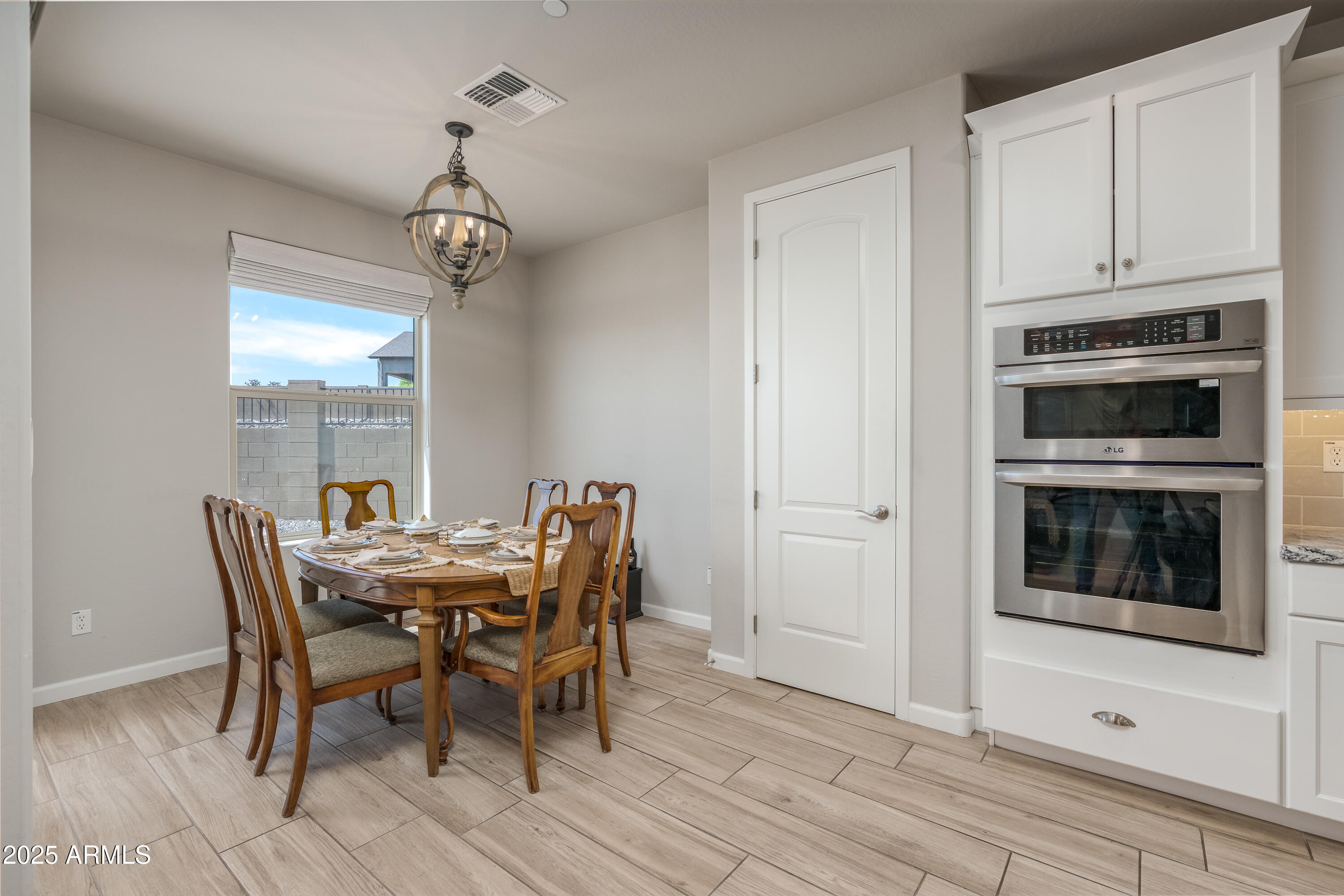 Clarkdale, Arizona, 86324, United States, 2 Bedrooms Bedrooms, ,Residential,For Sale,1948885