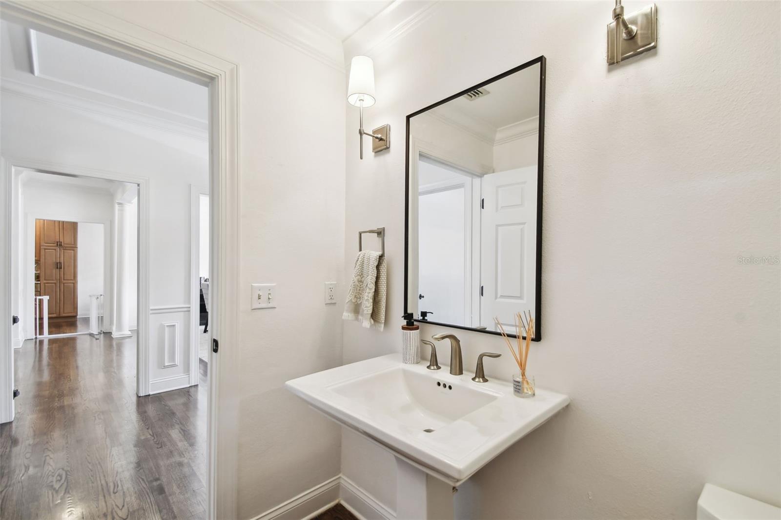 Tampa, Florida, 33602, United States, 4 Bedrooms Bedrooms, ,4 BathroomsBathrooms,Residential,For Sale,1976189