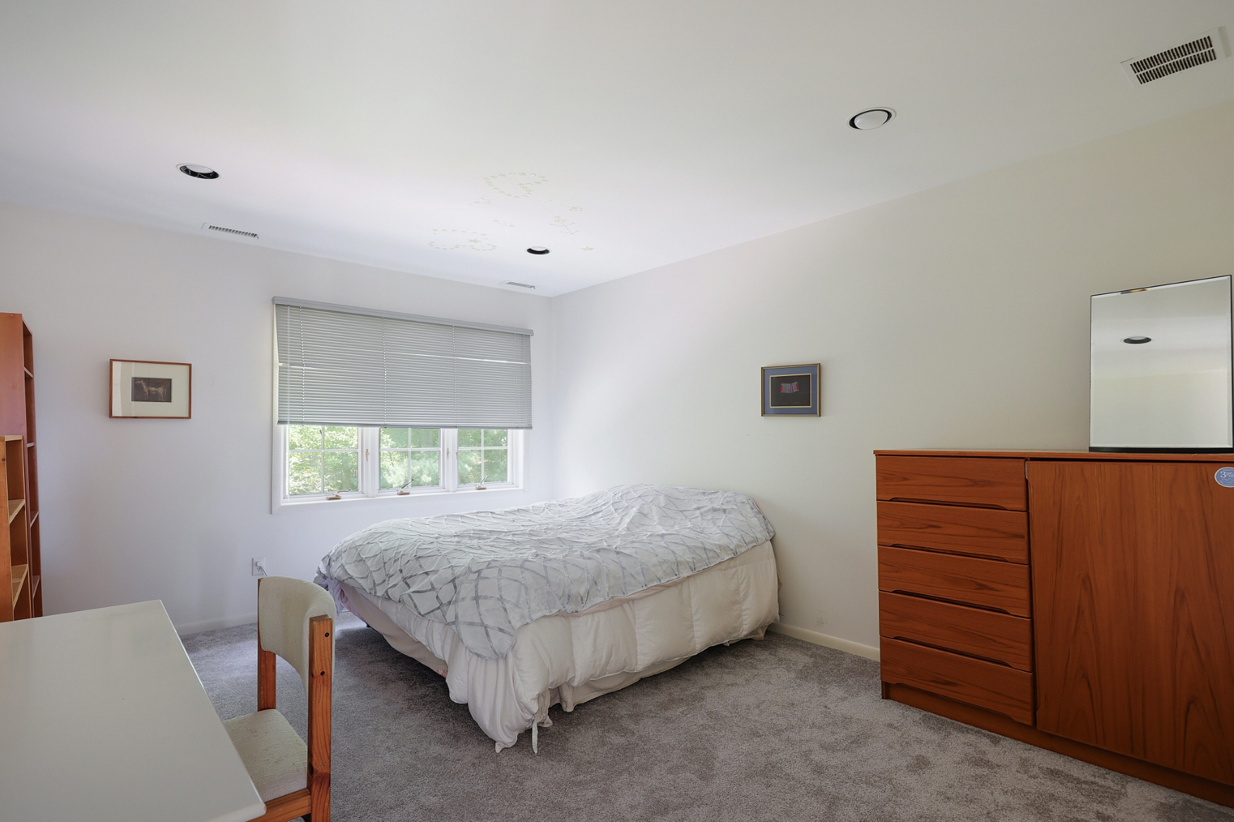  Contemporary Colonial Set in Peaceful Private Setting - 物件實景