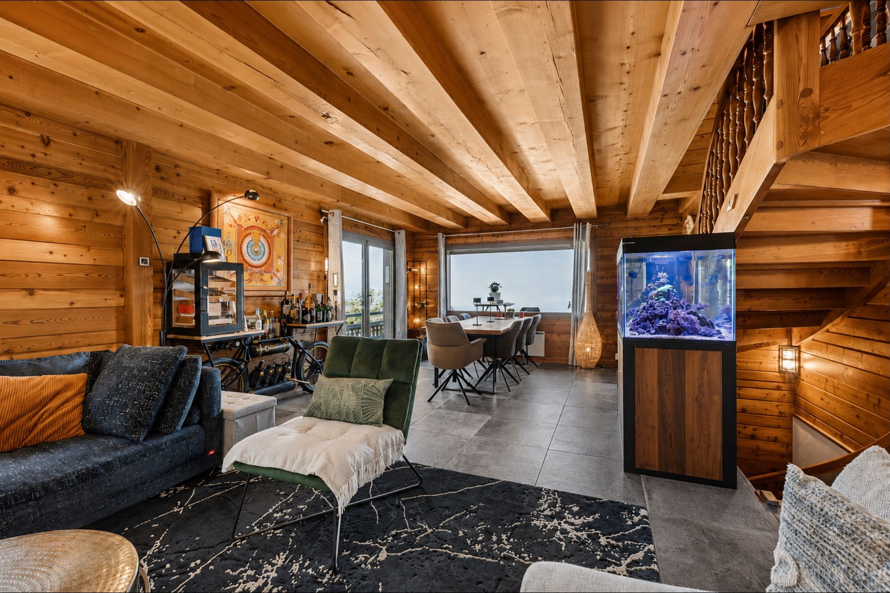  Beautifully renovated chalet with exceptional views - 物件實景