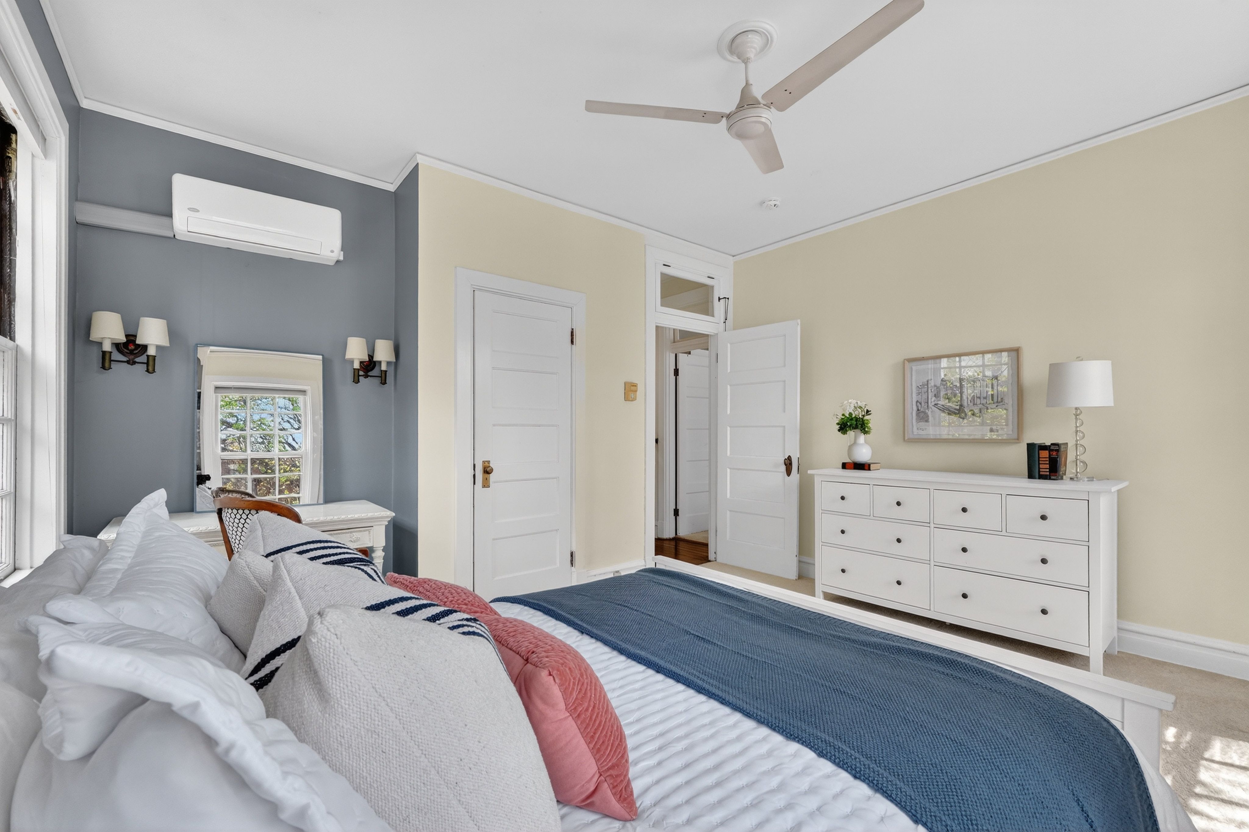  Timeless Elegance in Parkview Place