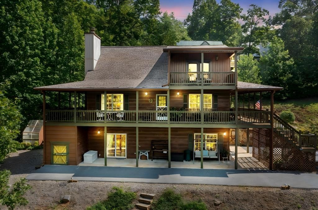 Hiawassee, Georgia, 30546, United States, 2 Bedrooms Bedrooms, ,3 BathroomsBathrooms,Residential,For Sale,1920293