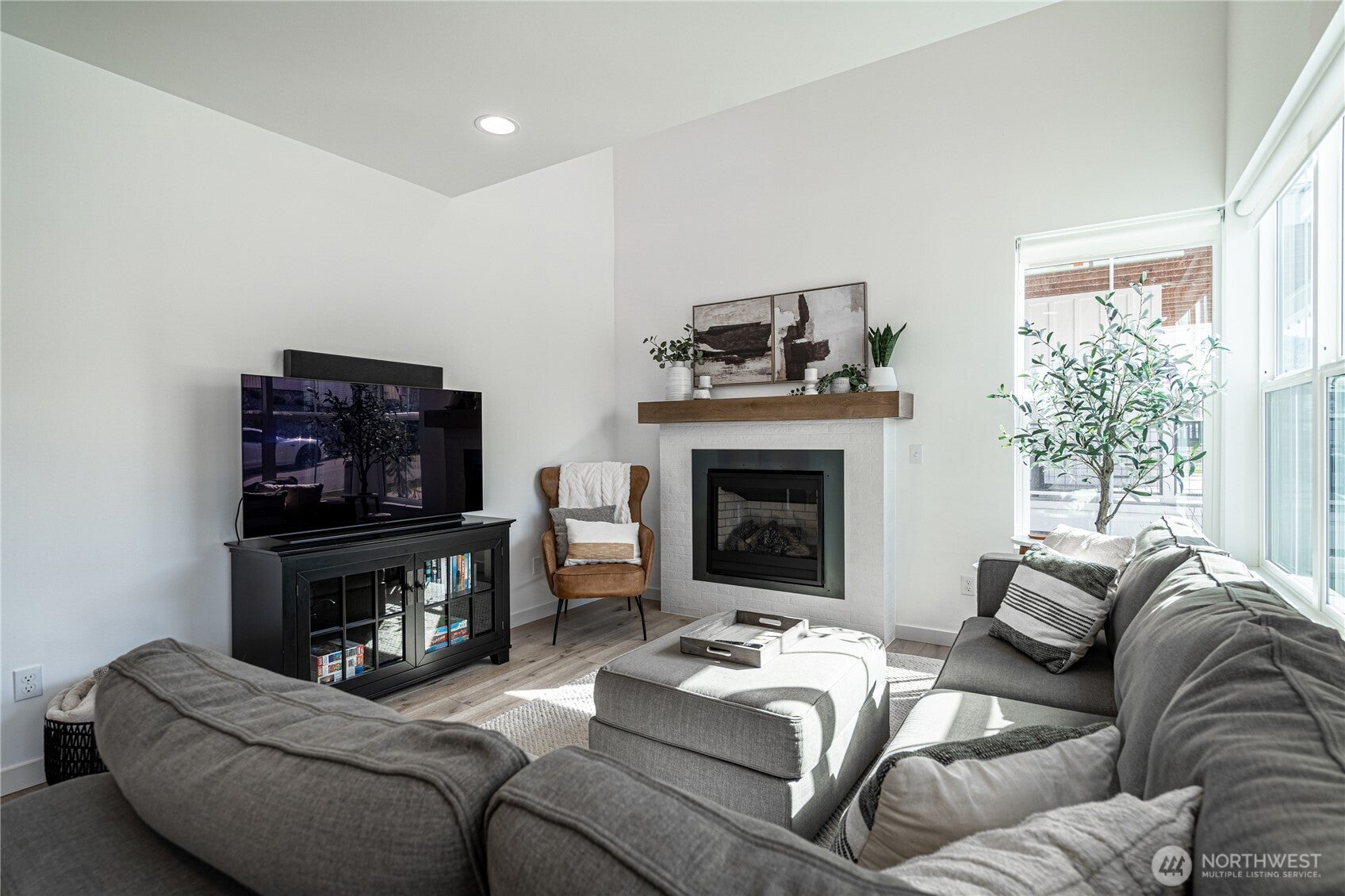 Chelan, Washington, 98816, United States, 4 Bedrooms Bedrooms, ,3 BathroomsBathrooms,Residential,For Sale,1778943