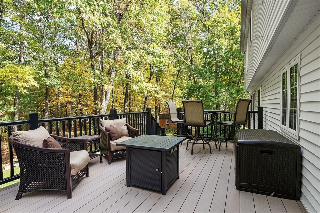 Dracut, Massachusetts, 01826, United States, 3 Bedrooms Bedrooms, ,2 BathroomsBathrooms,Residential,For Sale,1988134