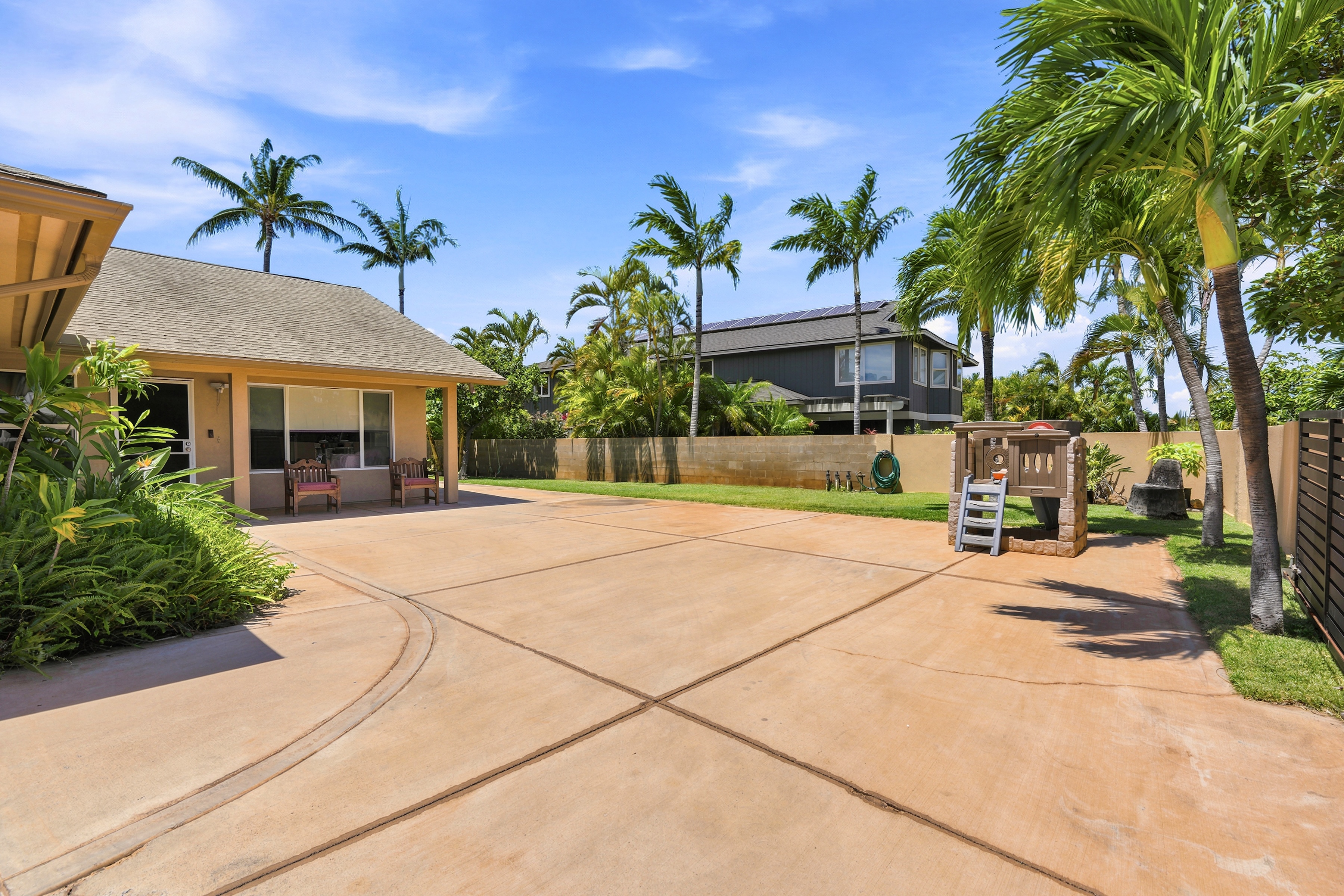  Spacious 5-Bedroom Home in Ka Ono Ulu Estates - 物件實景