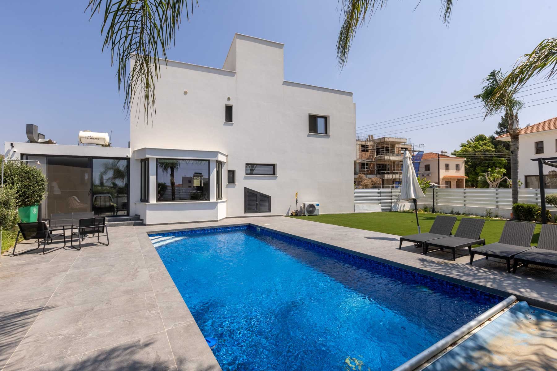  Charming Larnaca Villa - Four-Bedroom Contemporary Mediterranean Home - 物件實景