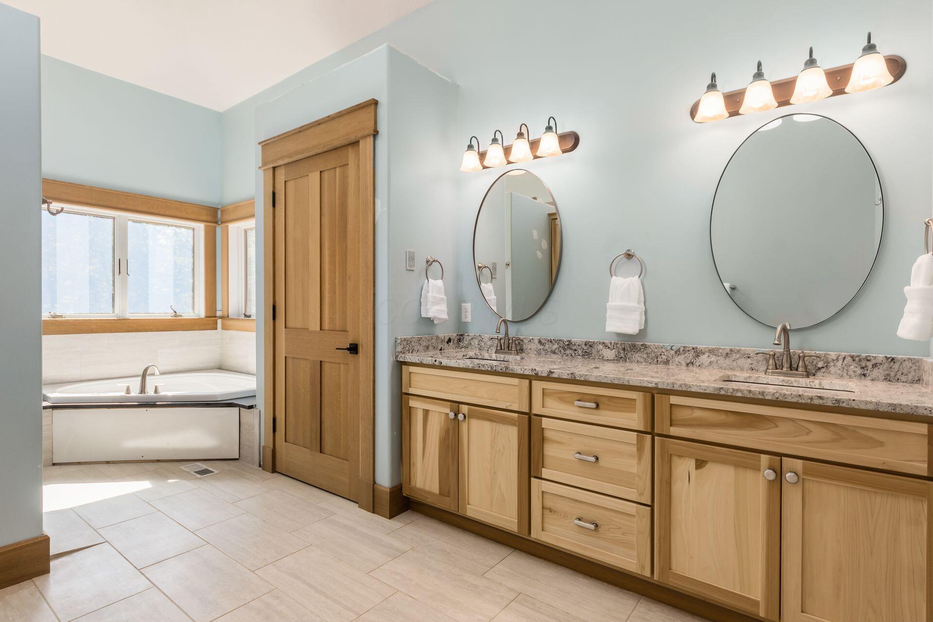 Rockbridge, Ohio, 43149, United States, 8 Bedrooms Bedrooms, ,14 BathroomsBathrooms,Residential,For Sale,1820005