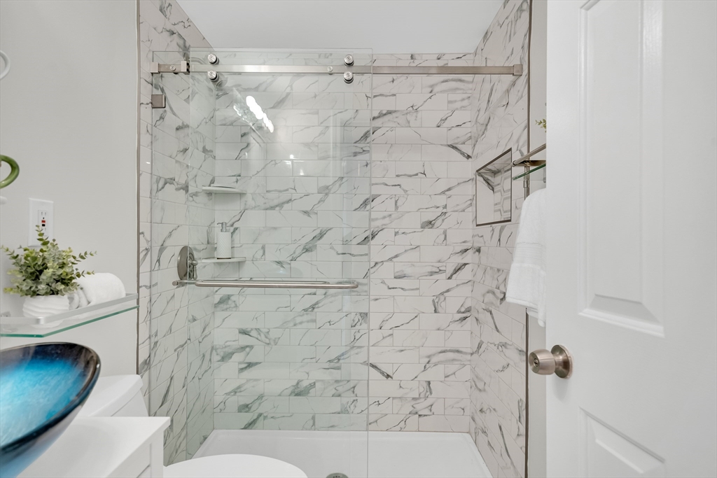 Cambridge, Massachusetts, 02140, United States, 2 Bedrooms Bedrooms, ,2 BathroomsBathrooms,Residential,For Sale,1939324