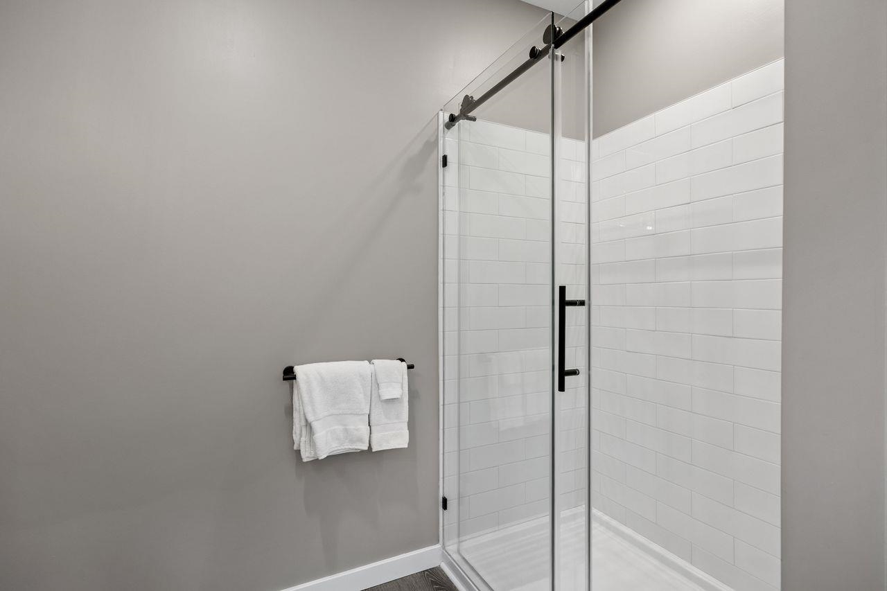 Conway, New Hampshire, 03860, United States, 4 Bedrooms Bedrooms, ,5 BathroomsBathrooms,Residential,For Sale,1991555