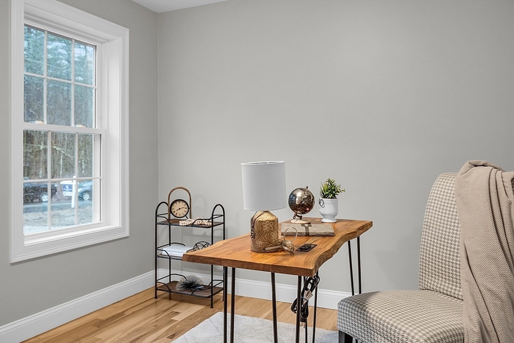 Leominster, Massachusetts, 01453, United States, 4 Bedrooms Bedrooms, ,3 BathroomsBathrooms,Residential,For Sale,1828563