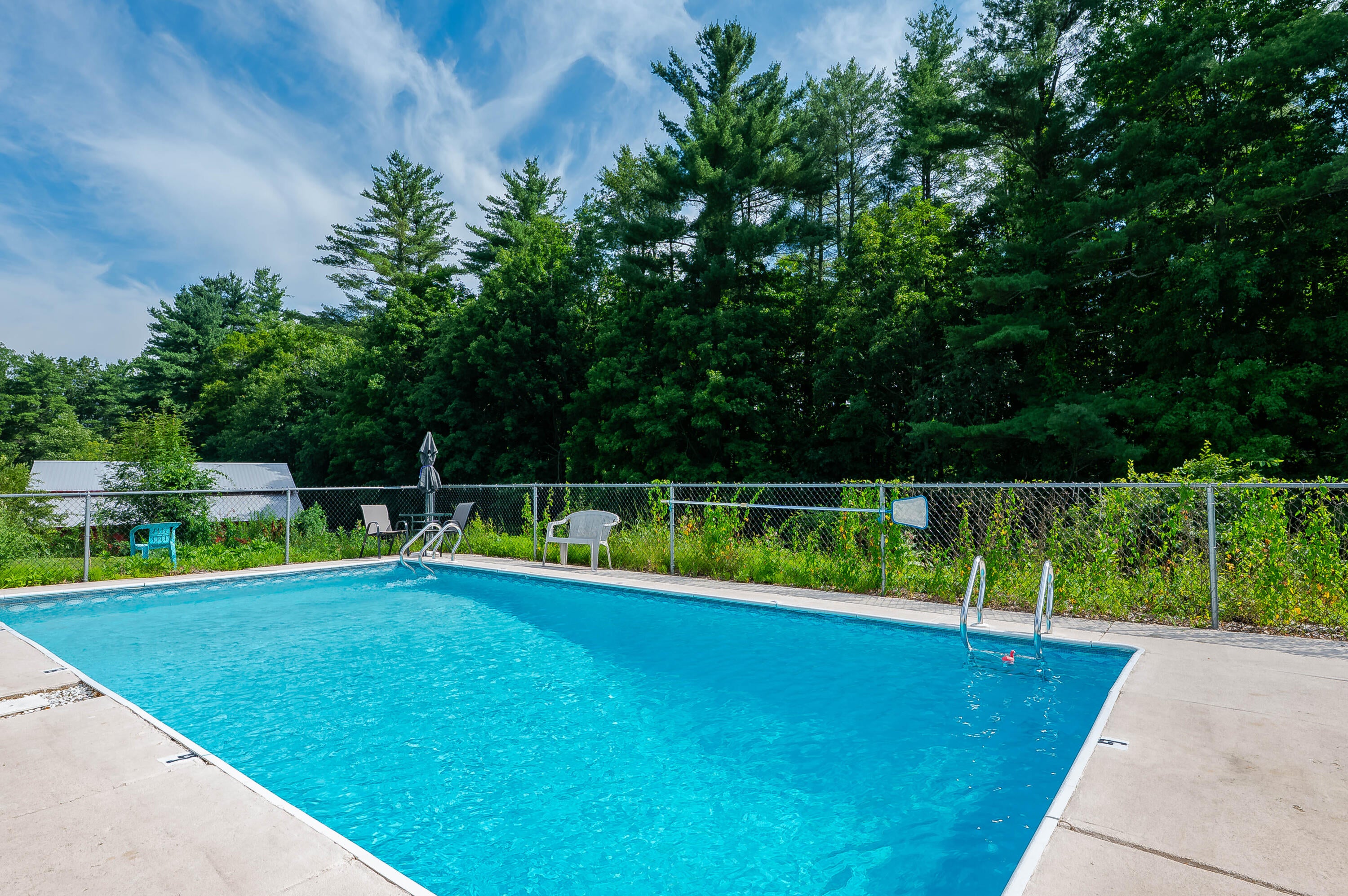 Eliot, Maine, 03903, United States, 2 Bedrooms Bedrooms, ,1 BathroomBathrooms,Residential,For Sale,1887837